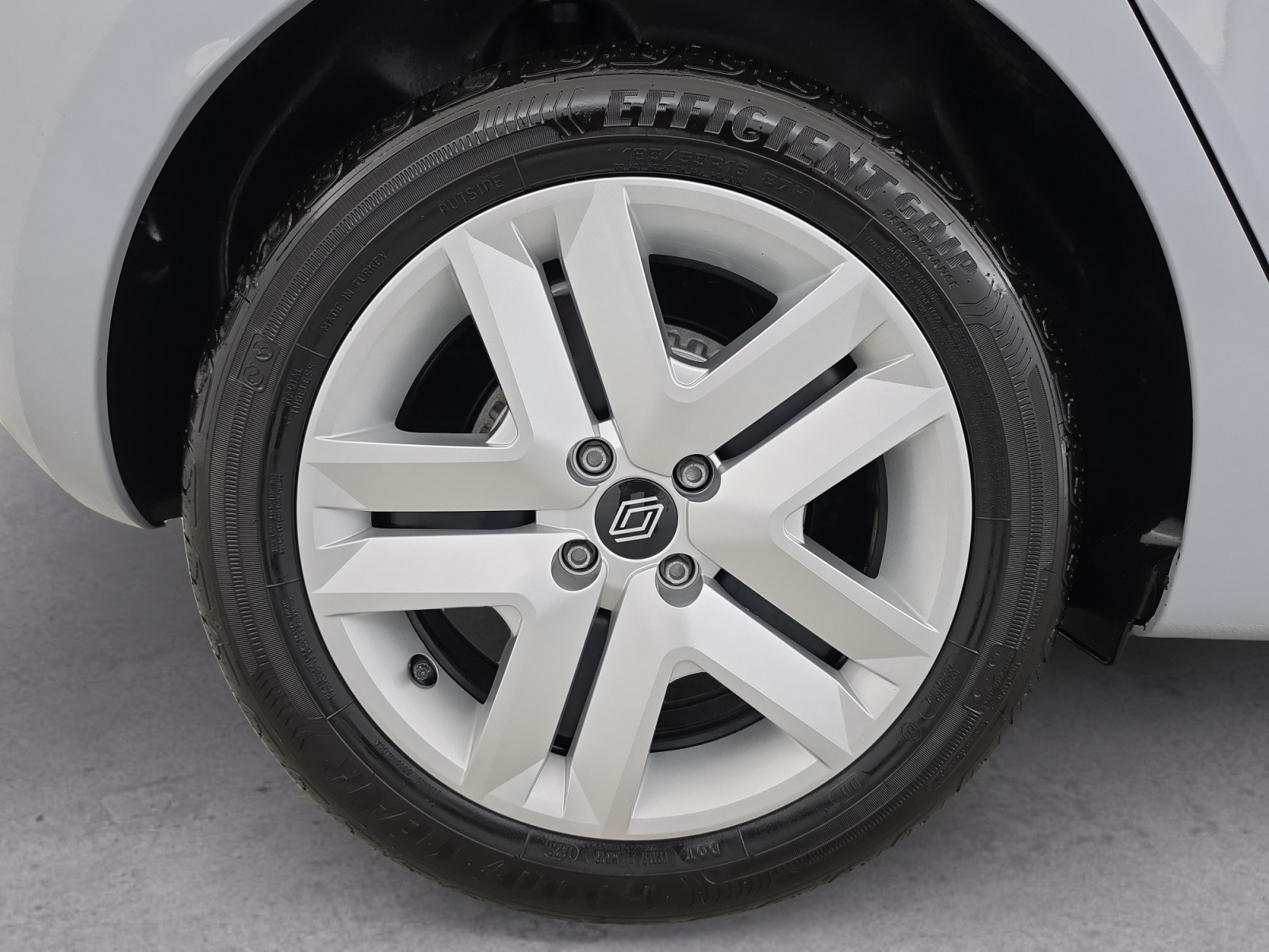 Vente en ligne Renault Clio 5 Clio Blue dCi 100 ch GSR2 au prix de 16 790 €