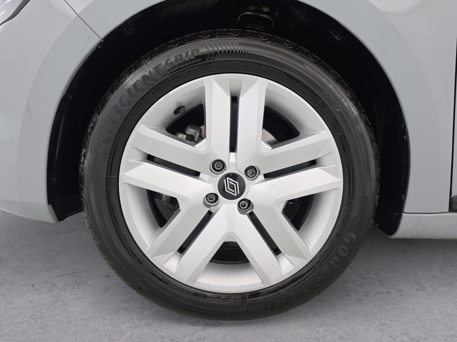 Vente en ligne Renault Clio 5 Clio Blue dCi 100 ch GSR2 au prix de 16 790 €