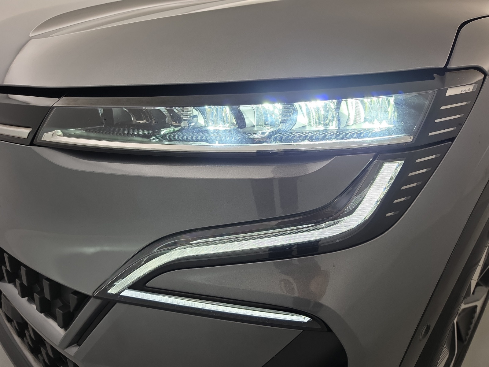Vente en ligne Renault Megane E-Tech  EV40 130ch standard charge au prix de 21 990 €