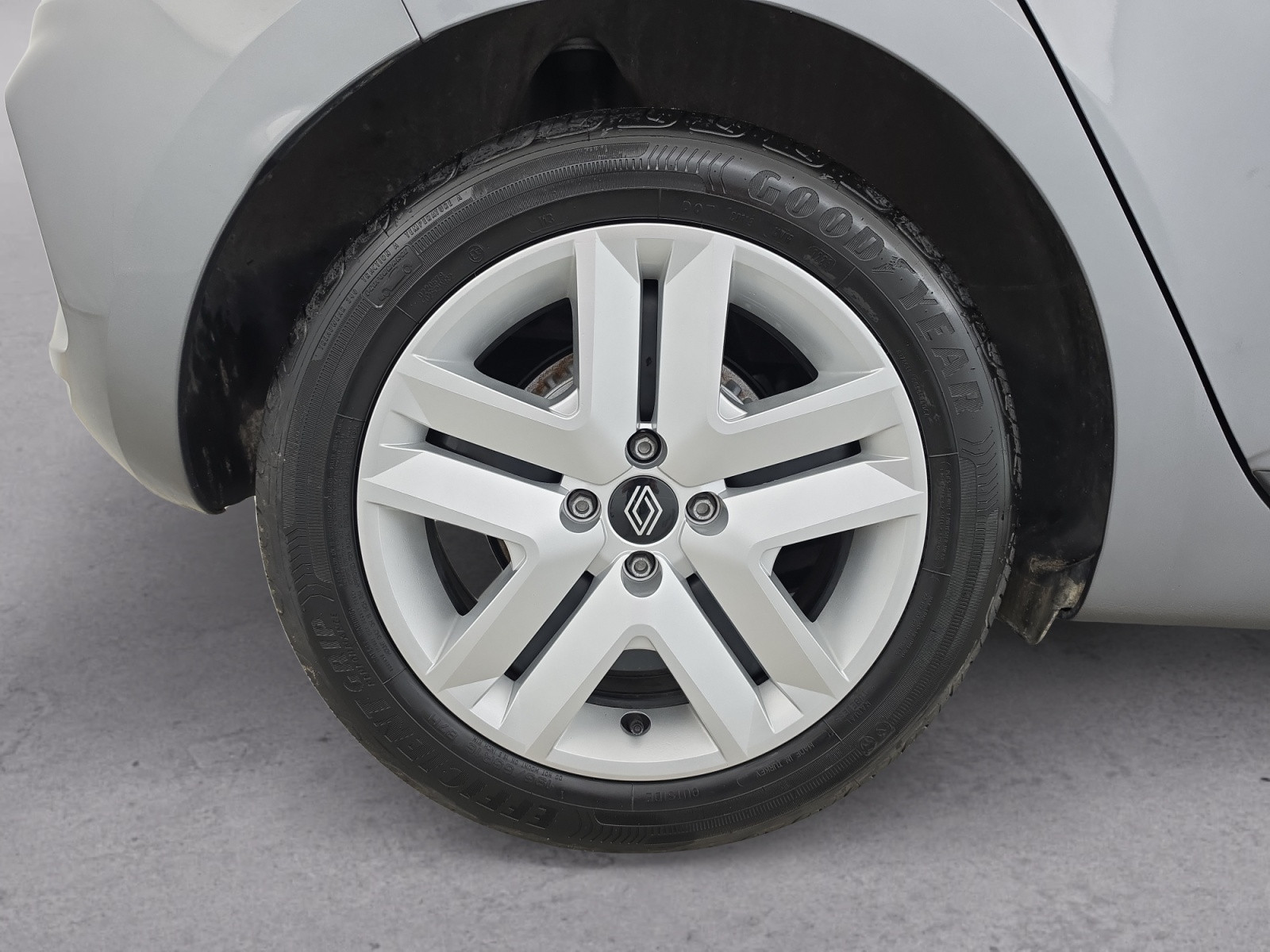 Vente en ligne Renault Clio 5 Clio Blue dCi 100 ch GSR2 au prix de 16 490 €
