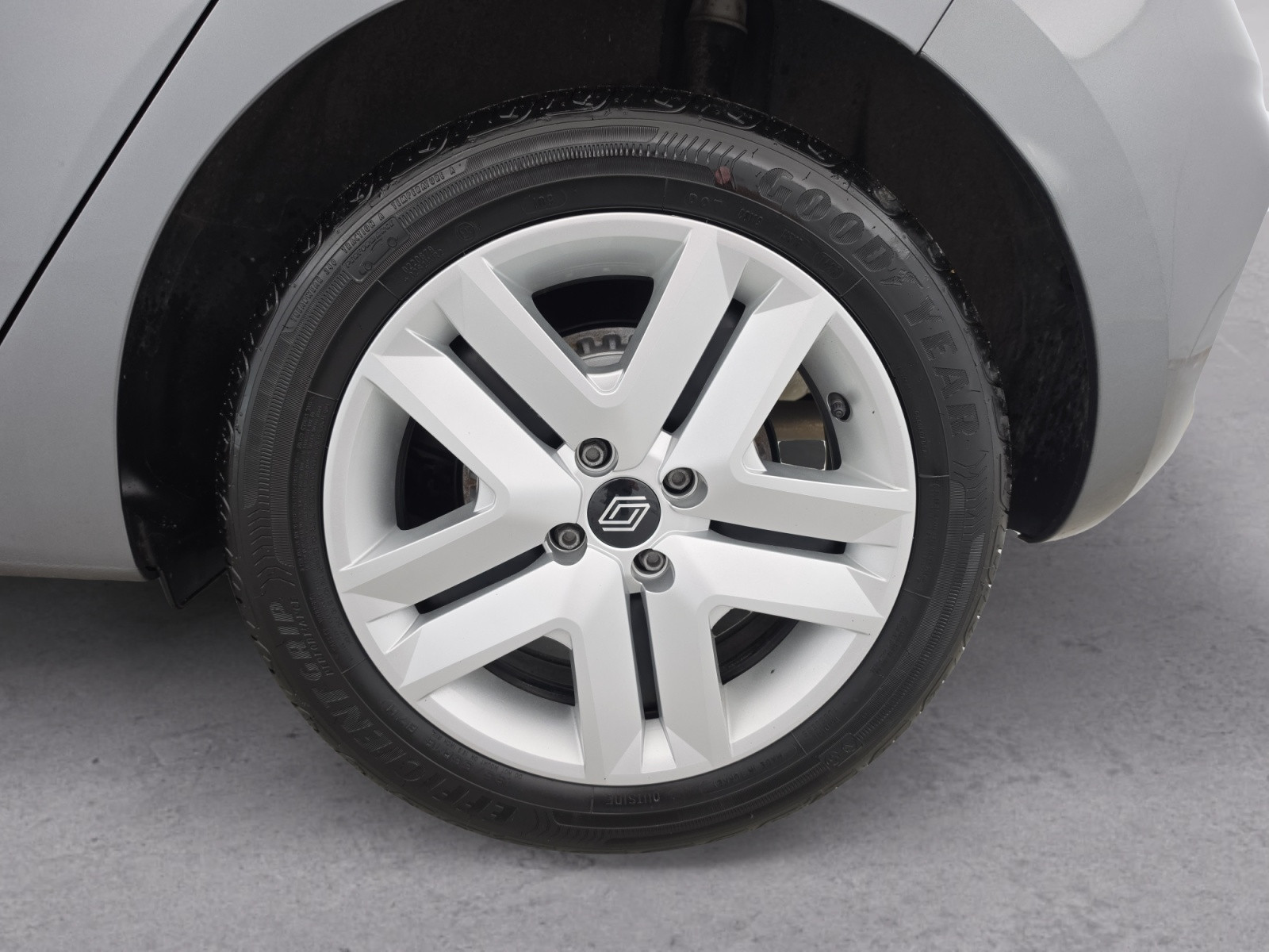 Vente en ligne Renault Clio 5 Clio Blue dCi 100 ch GSR2 au prix de 16 490 €