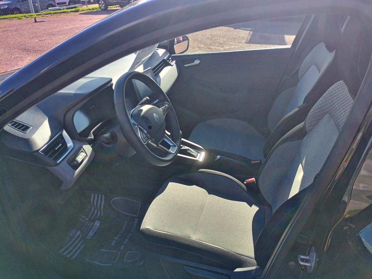 Vente en ligne Renault Clio 5 Clio E-Tech full hybrid 145 ch GSR2 au prix de 18 990 €
