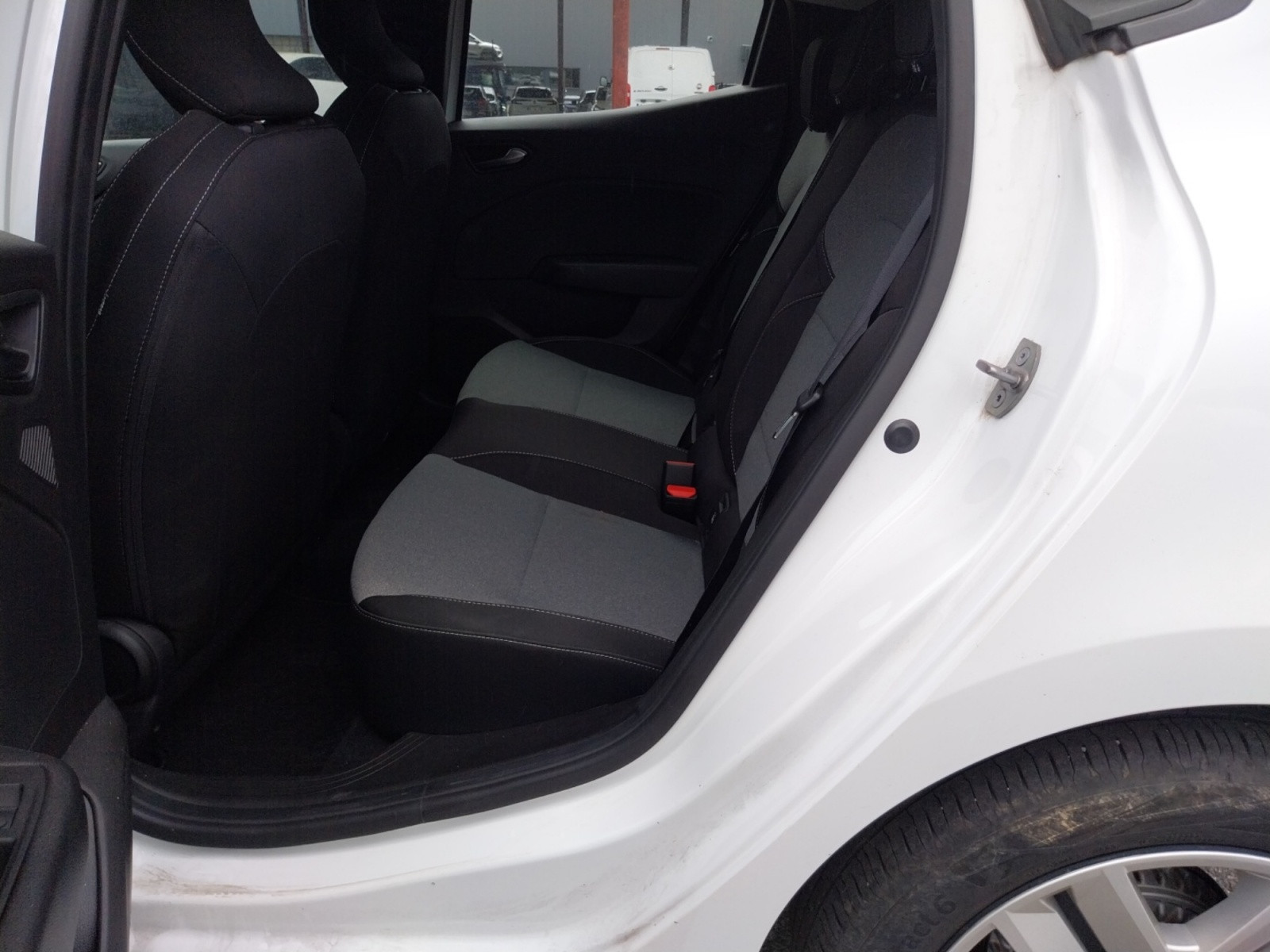 Vente en ligne Renault Clio 5 CLIO SOCIETE TCE 90 au prix de 12 990 €