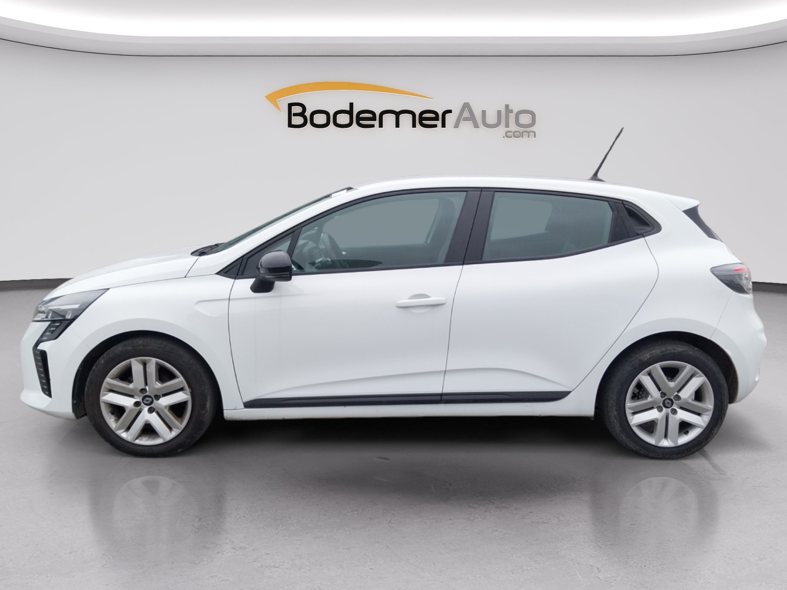 Vente en ligne Renault Clio 5 CLIO SOCIETE TCE 90 au prix de 12 990 €