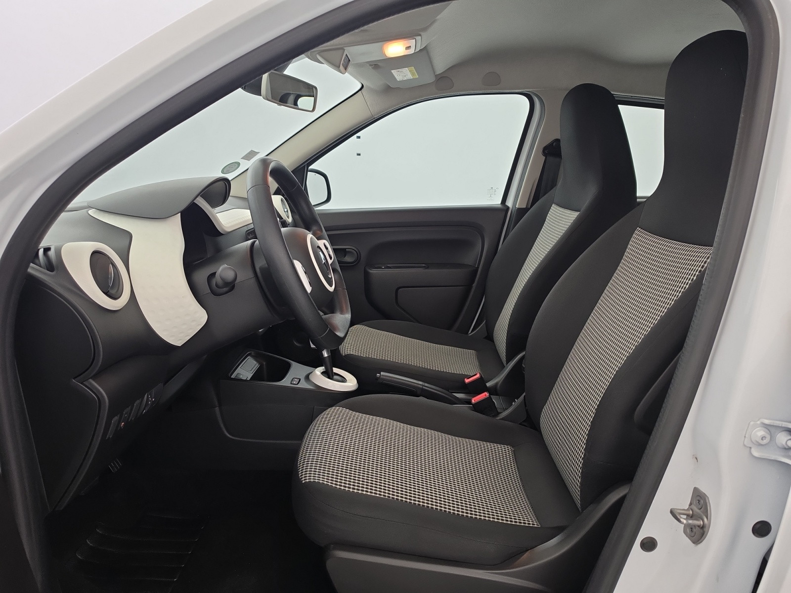 Vente en ligne Renault Twingo Electrique Twingo III E-Tech au prix de 11 490 €