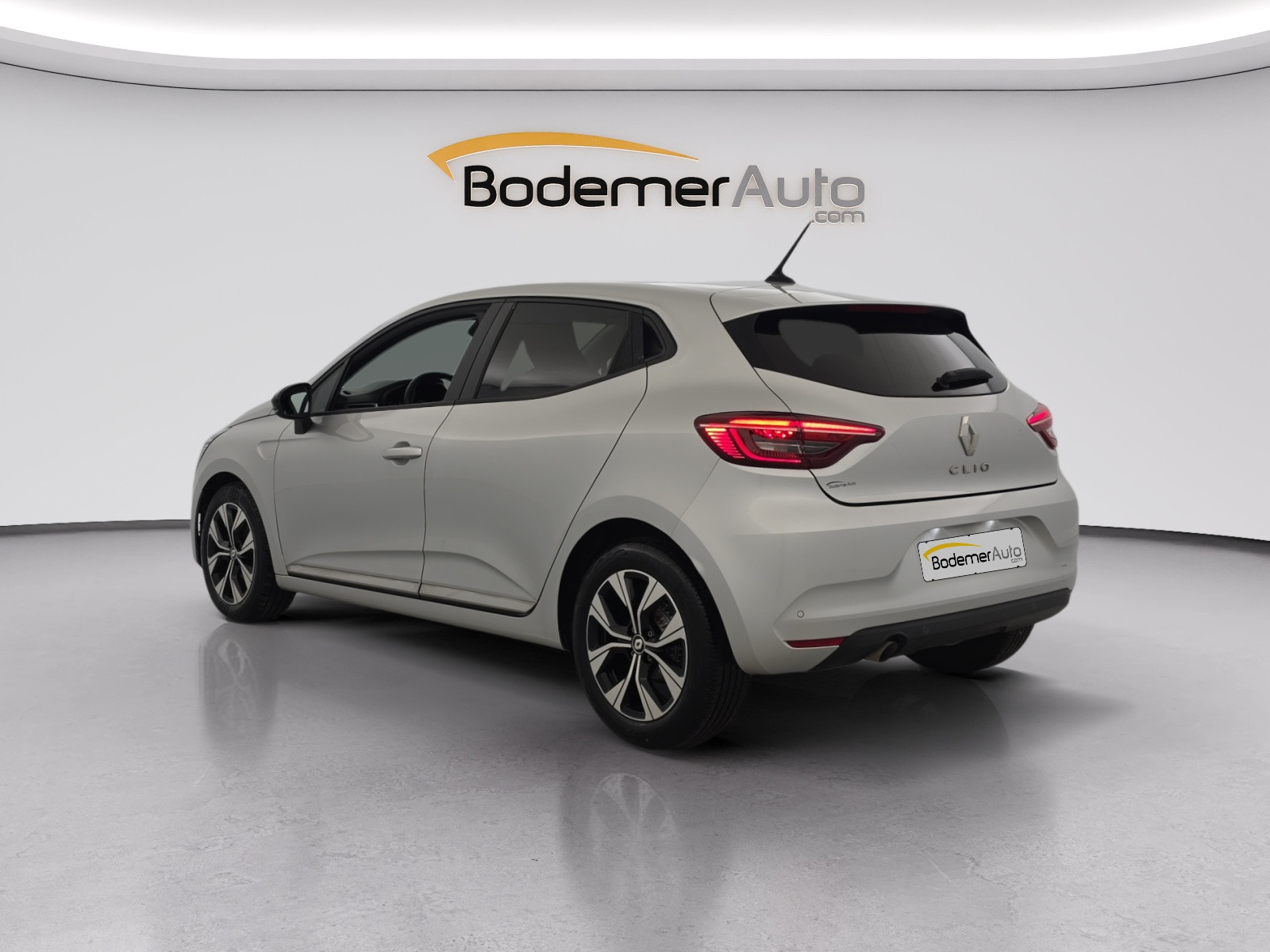 Vente en ligne Renault Clio 5 Clio SCe 65 au prix de 12 990 €