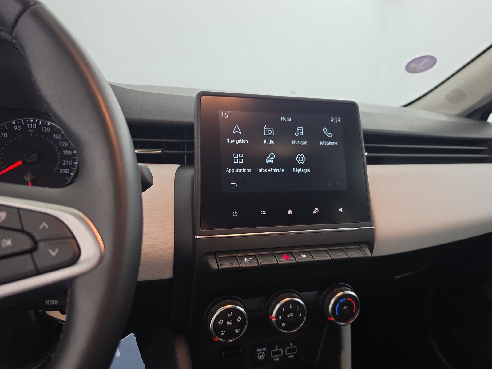 Vente en ligne Renault Clio 5 Clio SCe 65 au prix de 12 990 €