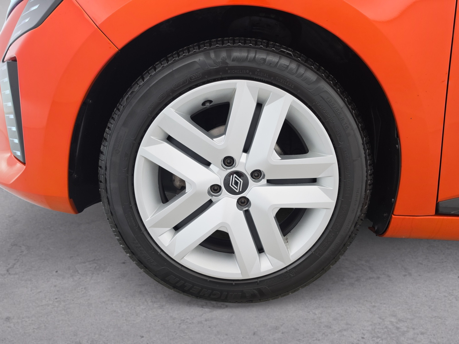 Vente en ligne Renault Clio 5 Clio TCe 90 ch au prix de 13 990 €