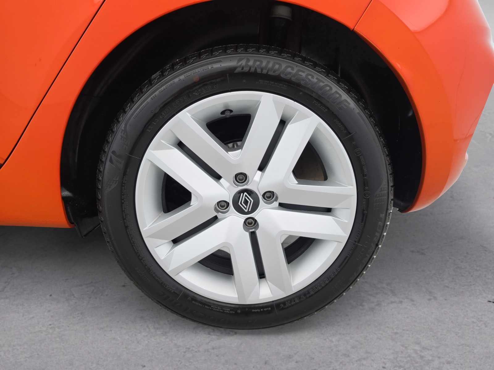 Vente en ligne Renault Clio 5 Clio TCe 90 ch au prix de 13 990 €
