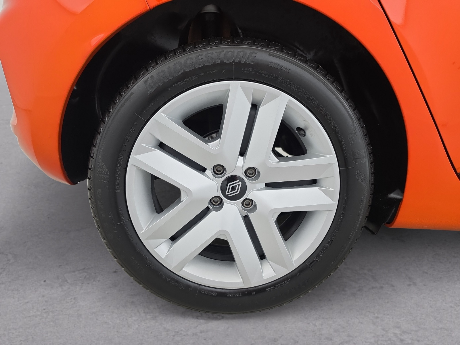 Vente en ligne Renault Clio 5 Clio TCe 90 ch au prix de 13 990 €