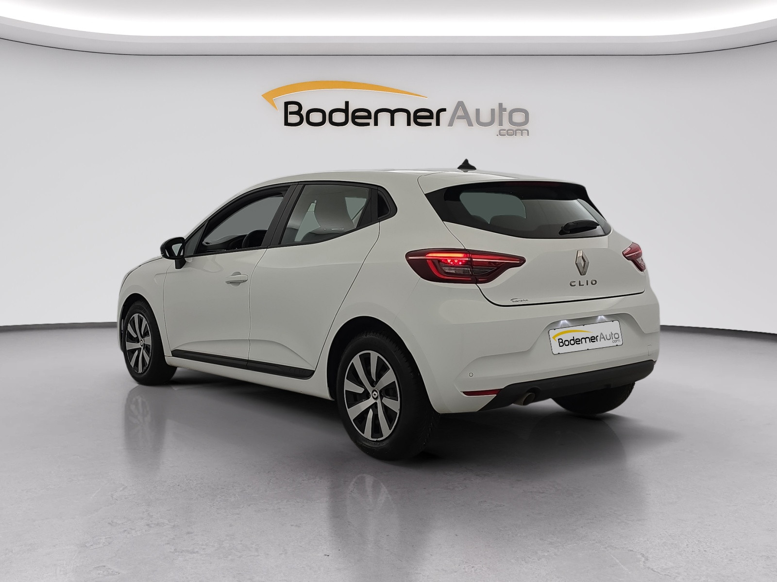 Vente en ligne Renault Clio 5 Clio TCe 90 au prix de 13 990 €