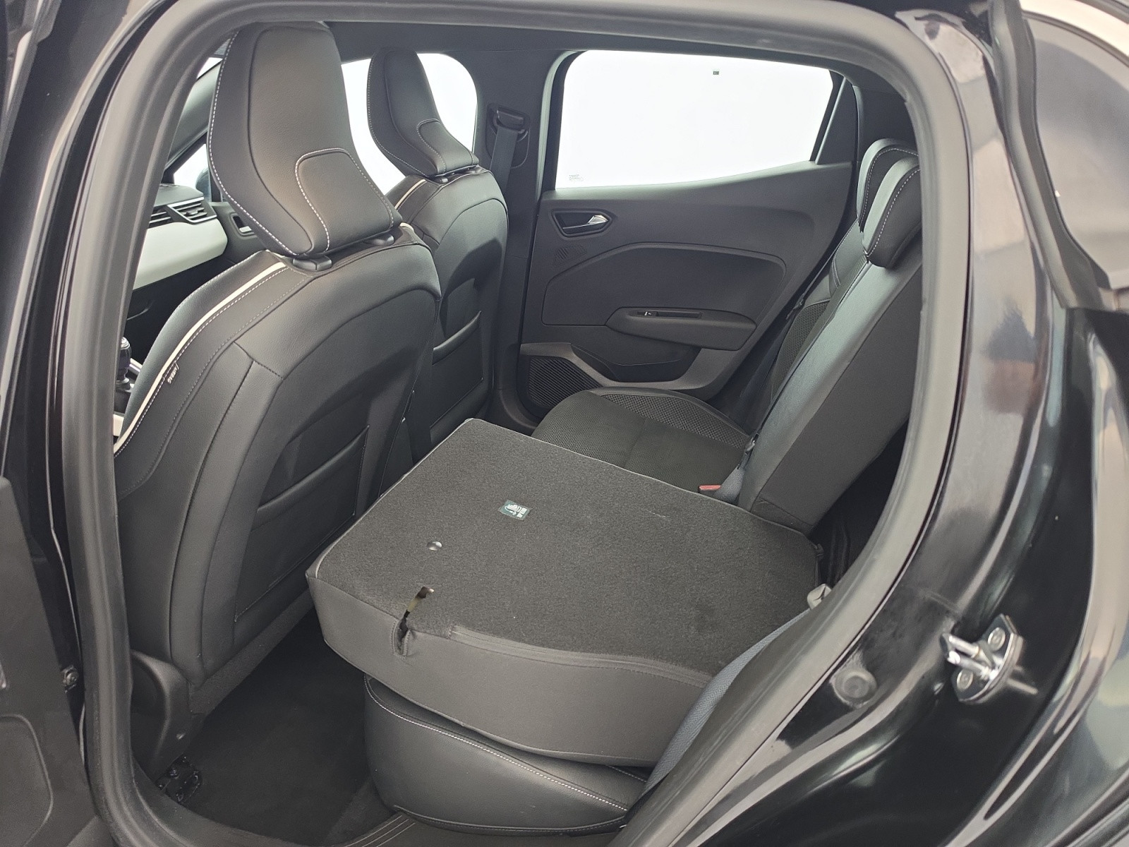 Vente en ligne Renault Clio 5 Clio Blue dCi 115 au prix de 13 990 €