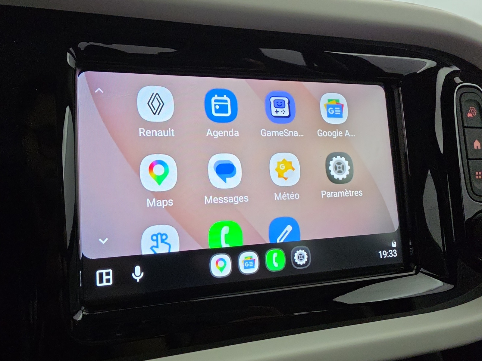 Vente en ligne Renault Twingo Electrique Twingo III E-Tech au prix de 14 990 €