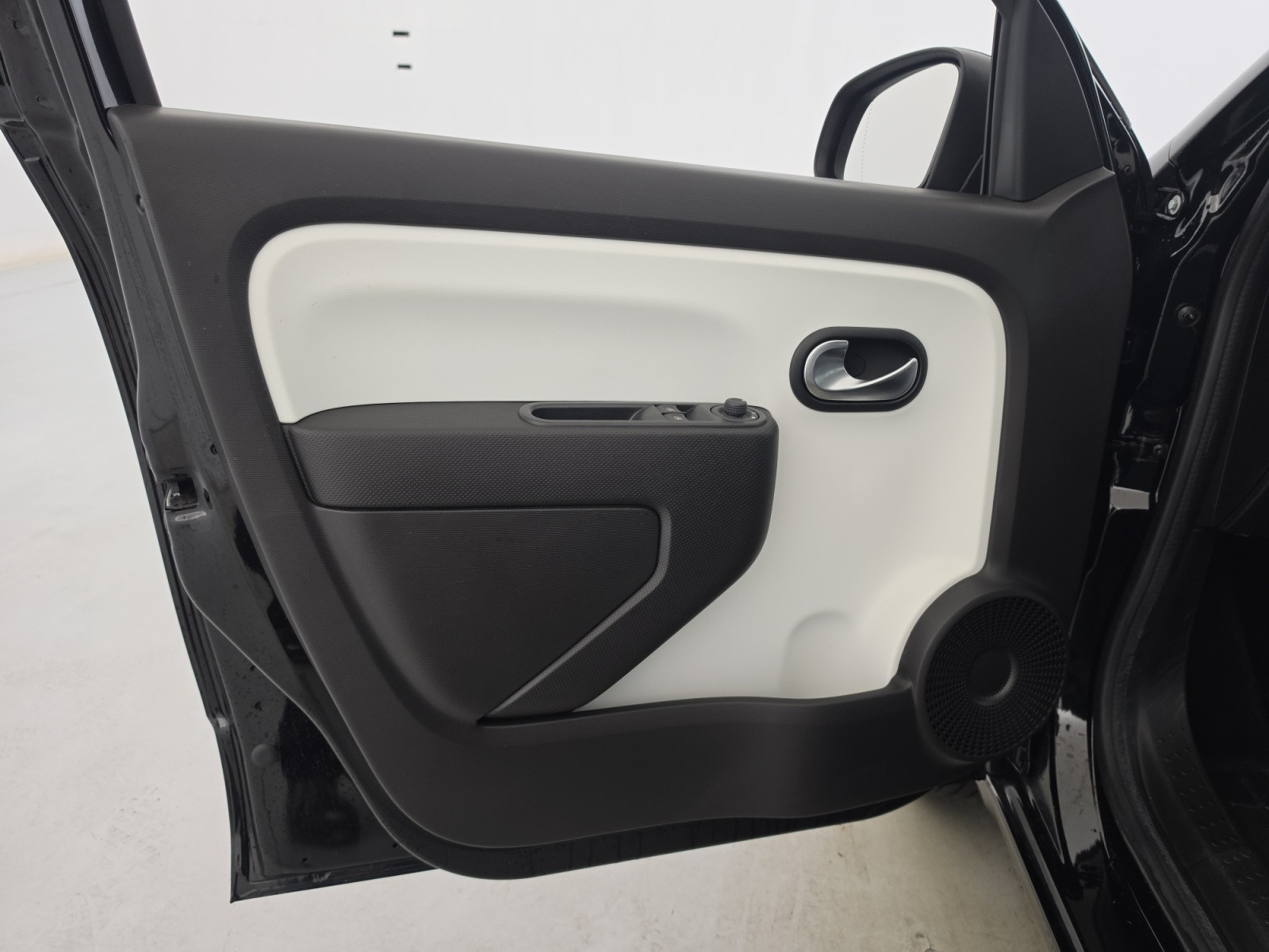 Vente en ligne Renault Twingo Electrique Twingo III E-Tech au prix de 14 990 €