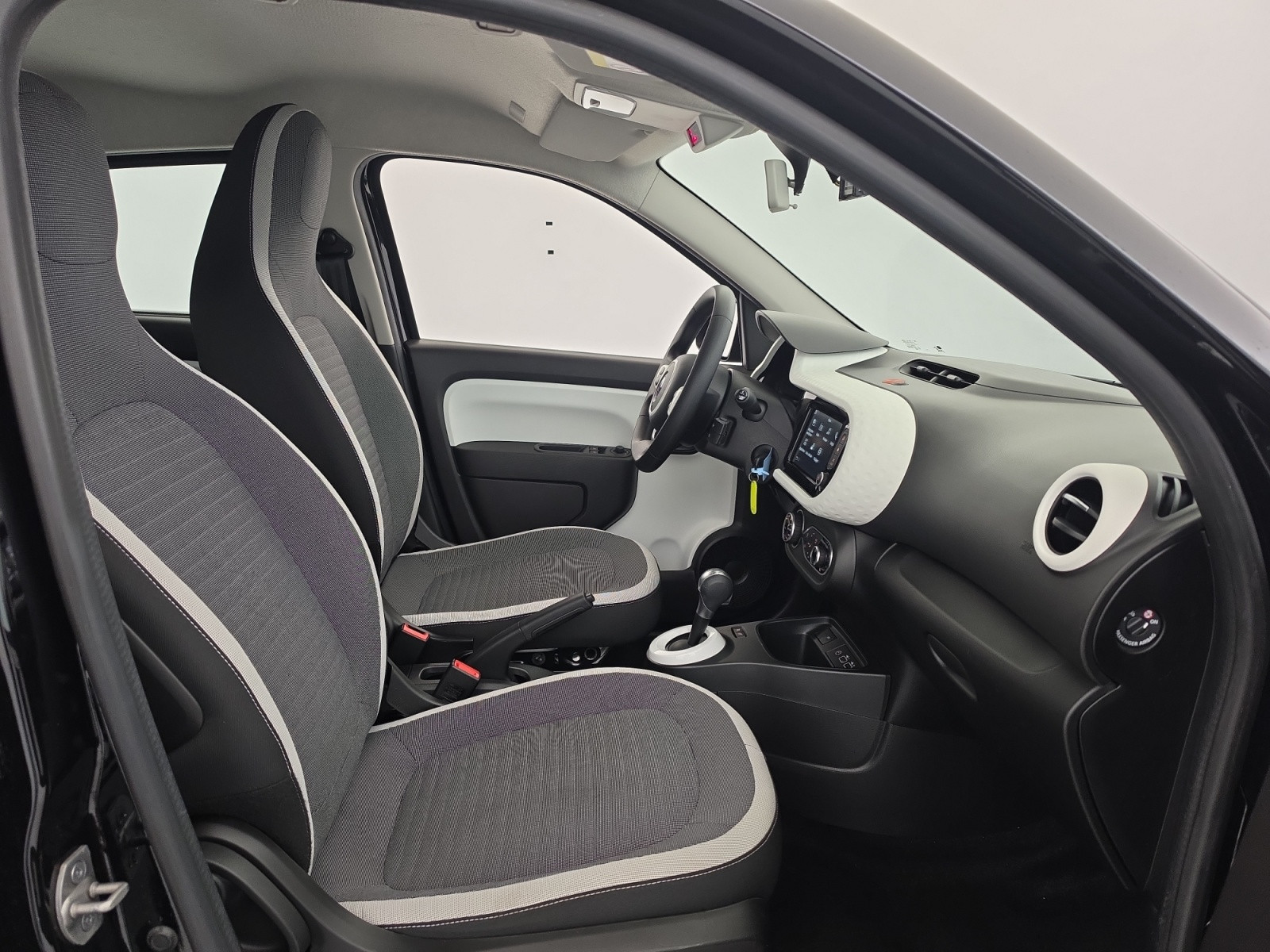 Vente en ligne Renault Twingo Electrique Twingo III E-Tech au prix de 14 990 €