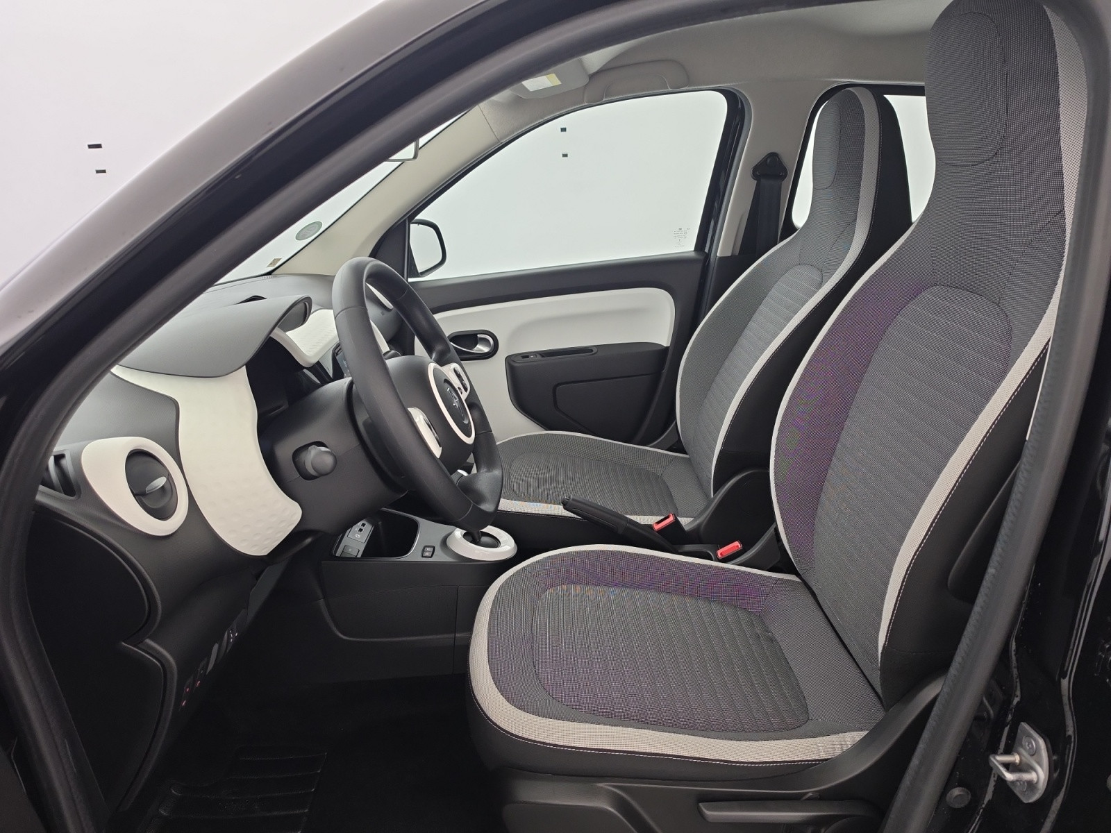 Vente en ligne Renault Twingo Electrique Twingo III E-Tech au prix de 14 990 €