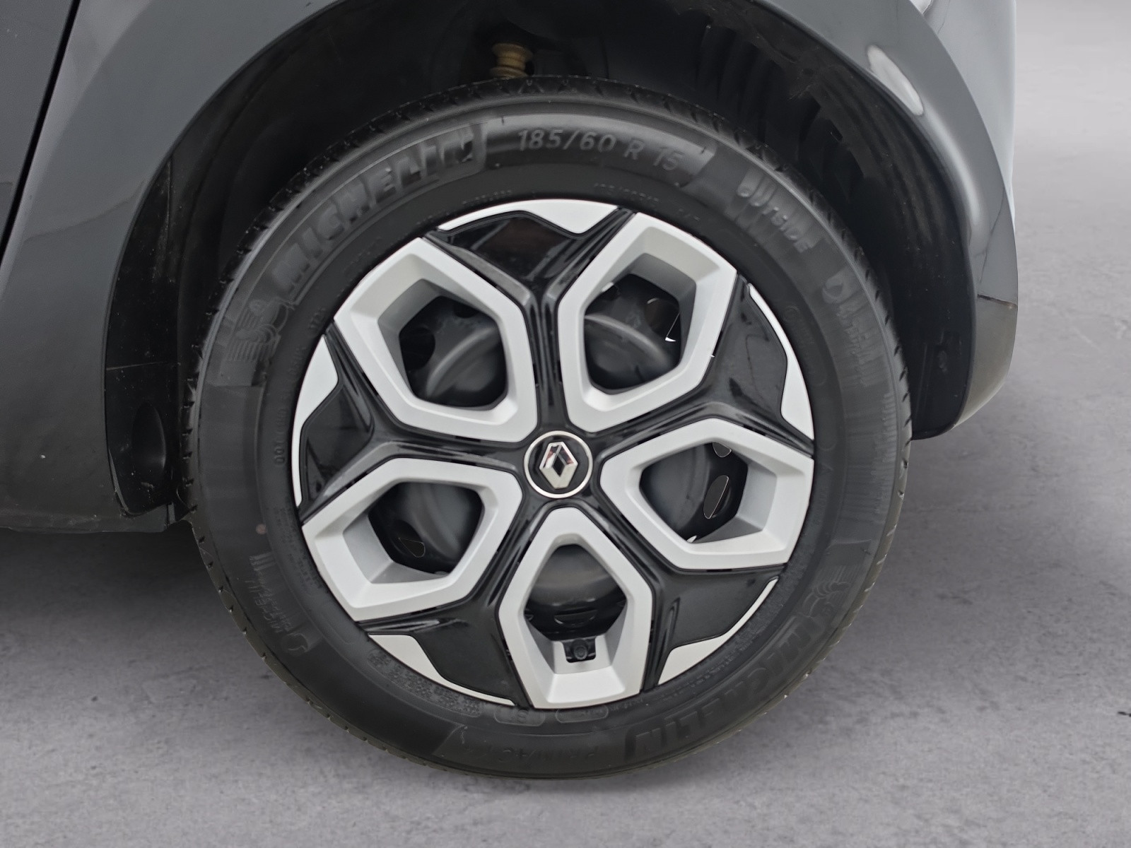 Vente en ligne Renault Twingo Electrique Twingo III E-Tech au prix de 14 990 €