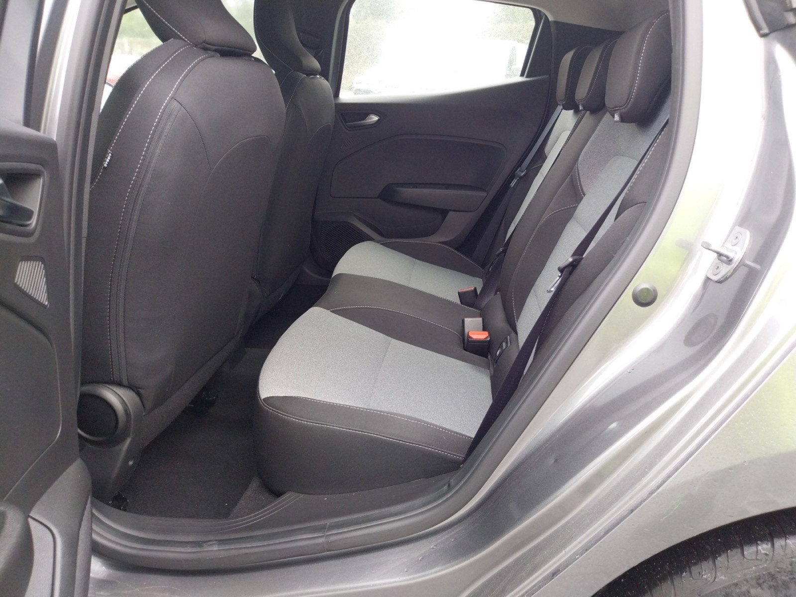 Vente en ligne Renault Clio 5 Clio Blue dCi 100 ch GSR2 au prix de 16 490 €