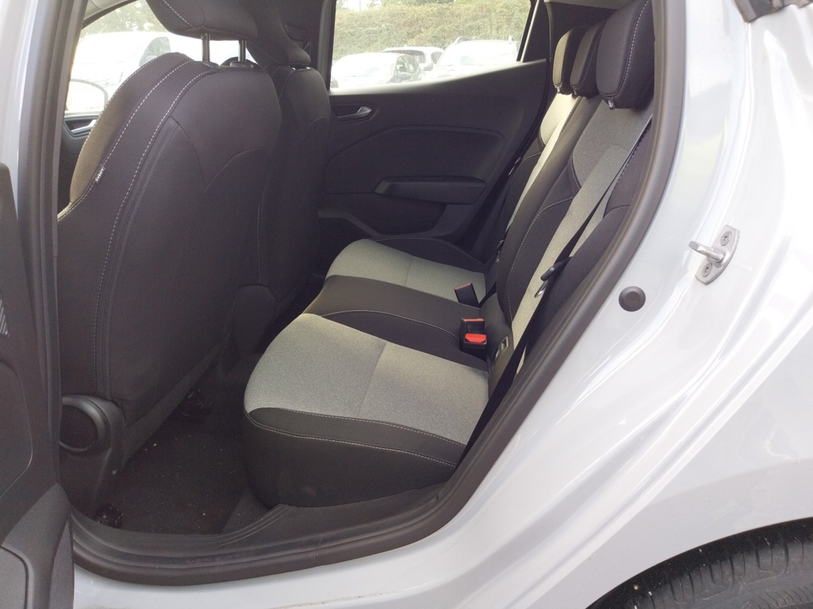 Vente en ligne Renault Clio 5 Clio Blue dCi 100 ch GSR2 au prix de 16 790 €