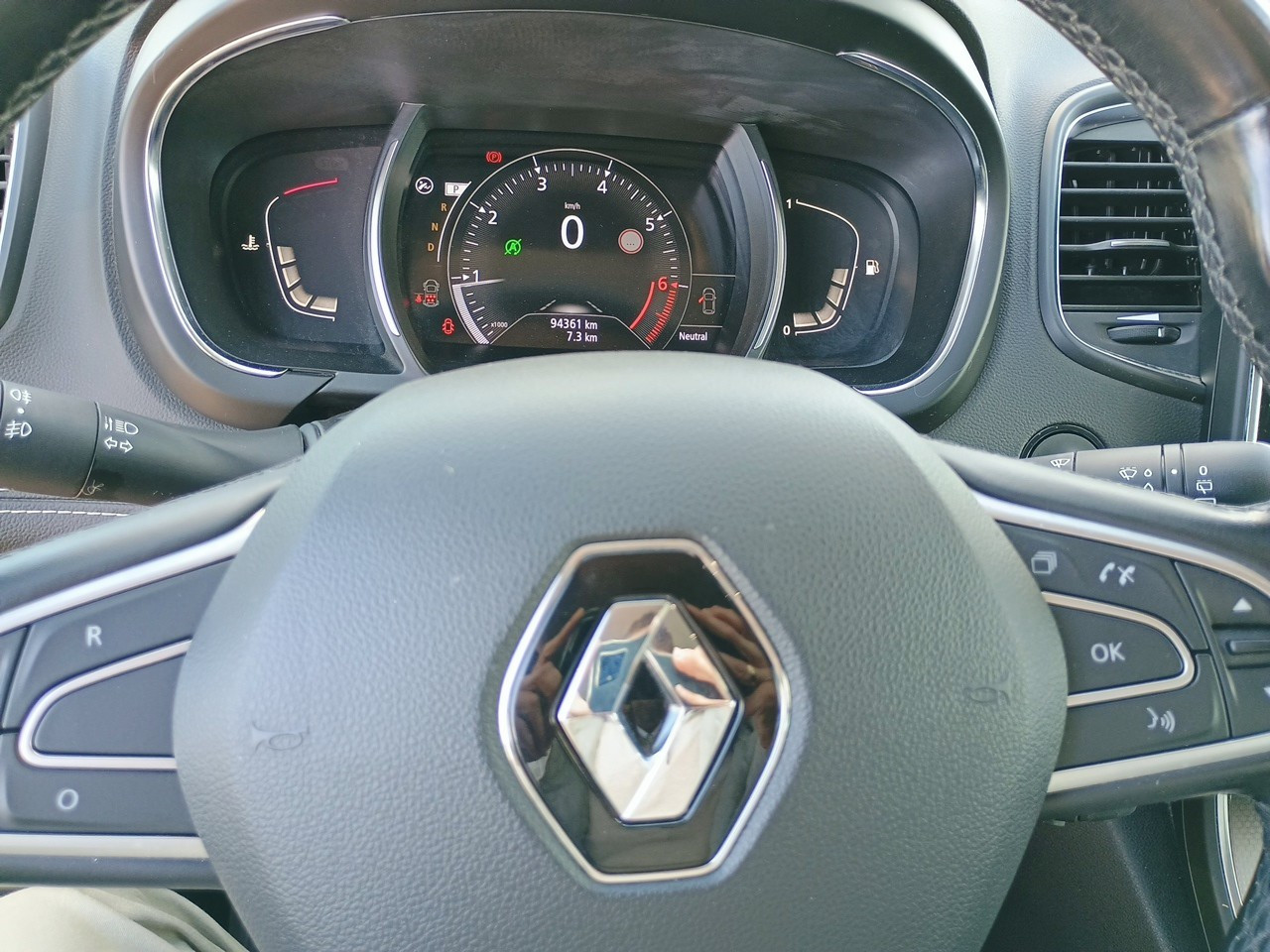 Vente en ligne Renault Grand Scenic 4 Grand Scenic TCe 140 FAP EDC - 21 au prix de 18 990 €