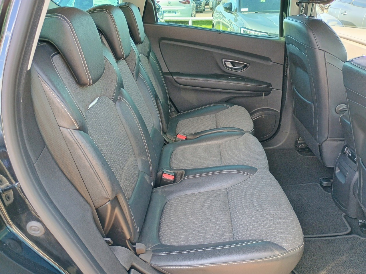 Vente en ligne Renault Grand Scenic 4 Grand Scenic TCe 140 FAP EDC - 21 au prix de 18 990 €