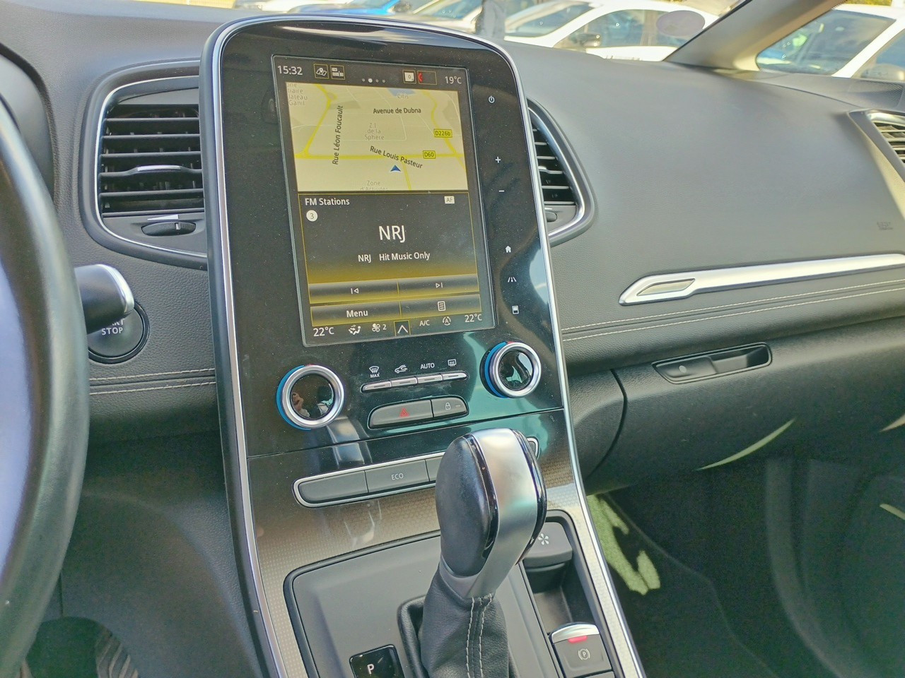Vente en ligne Renault Grand Scenic 4 Grand Scenic TCe 140 FAP EDC - 21 au prix de 18 990 €