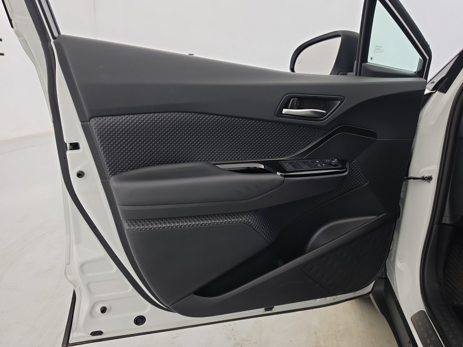 Vente en ligne Toyota C-HR C-HR Hybride 2.0L au prix de 22 990 €