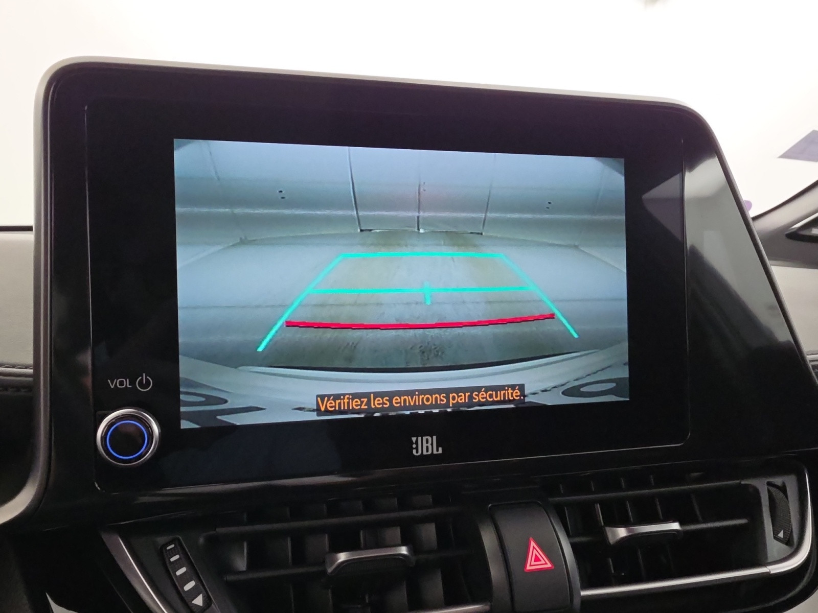Vente en ligne Toyota C-HR C-HR Hybride 2.0L au prix de 22 990 €