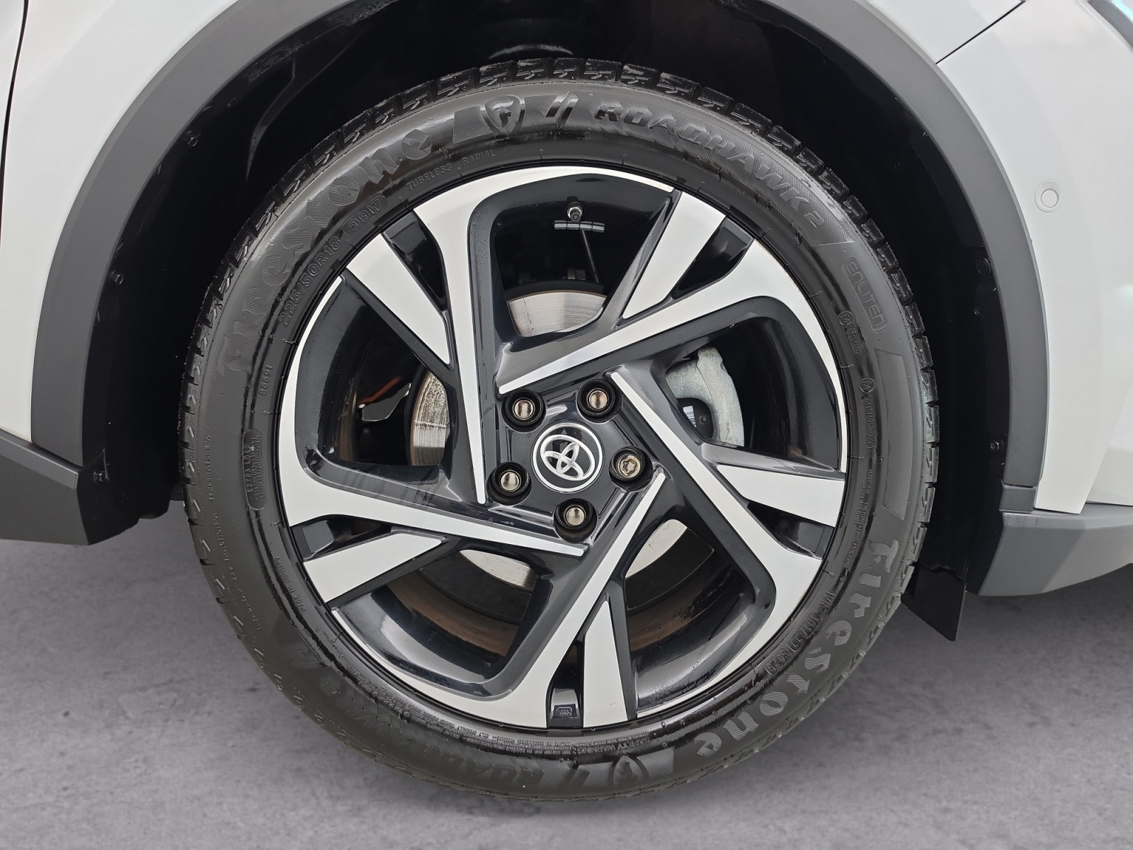 Vente en ligne Toyota C-HR C-HR Hybride 2.0L au prix de 22 990 €