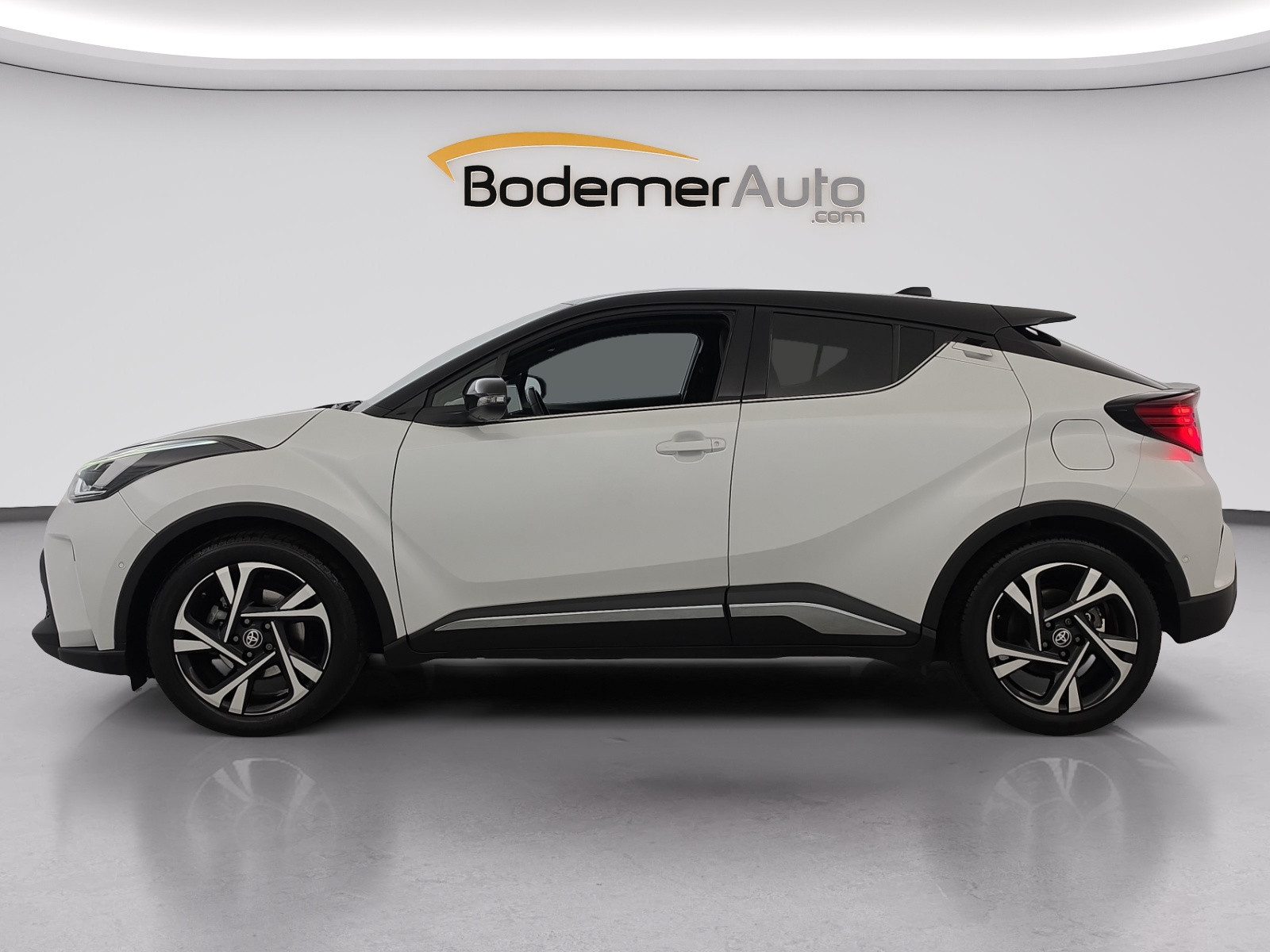 Vente en ligne Toyota C-HR C-HR Hybride 2.0L au prix de 22 990 €