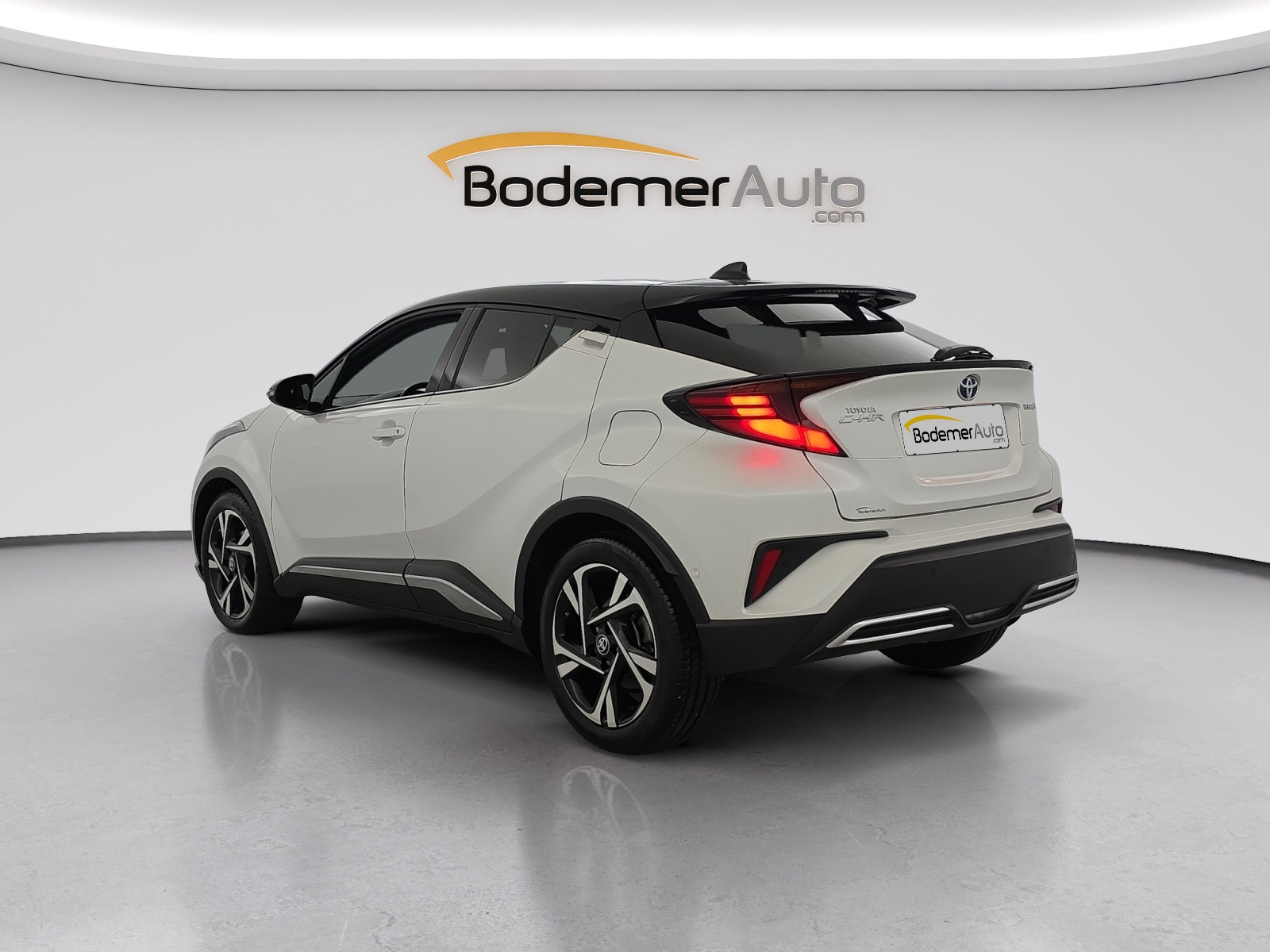 Vente en ligne Toyota C-HR C-HR Hybride 2.0L au prix de 22 990 €