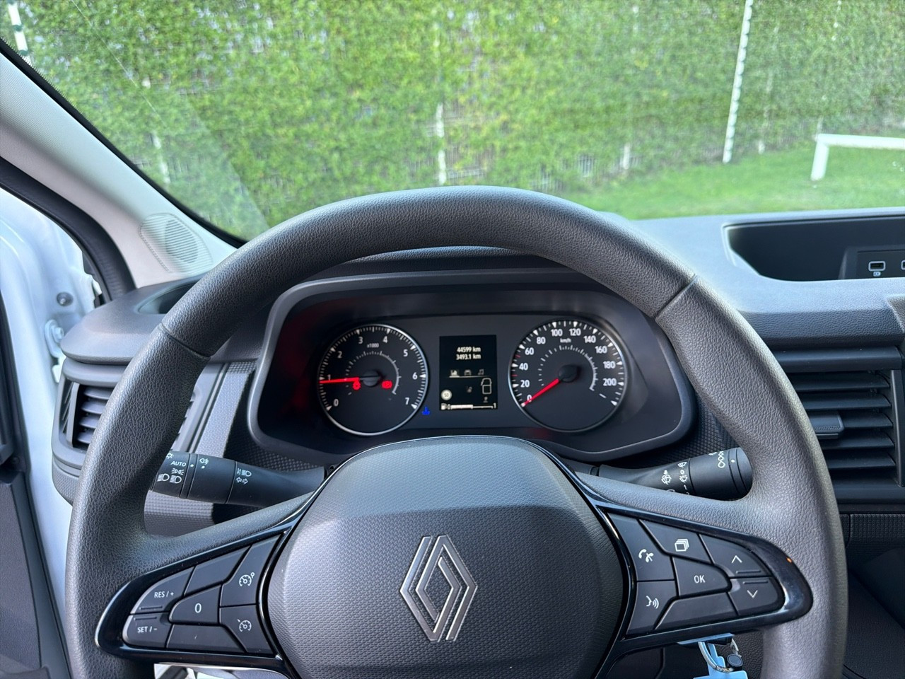 Vente en ligne Renault Trafic 3 Fourgon TRAFIC FG BLUE DCI 130 L1H1 2T8 GSR2 au prix de 23 990 €