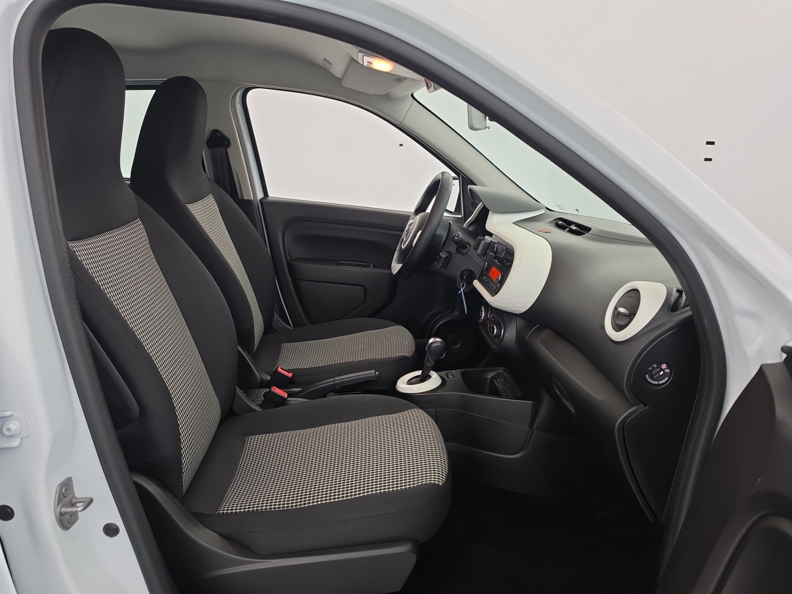 Vente en ligne Renault Twingo Electrique Twingo III E-Tech au prix de 11 490 €