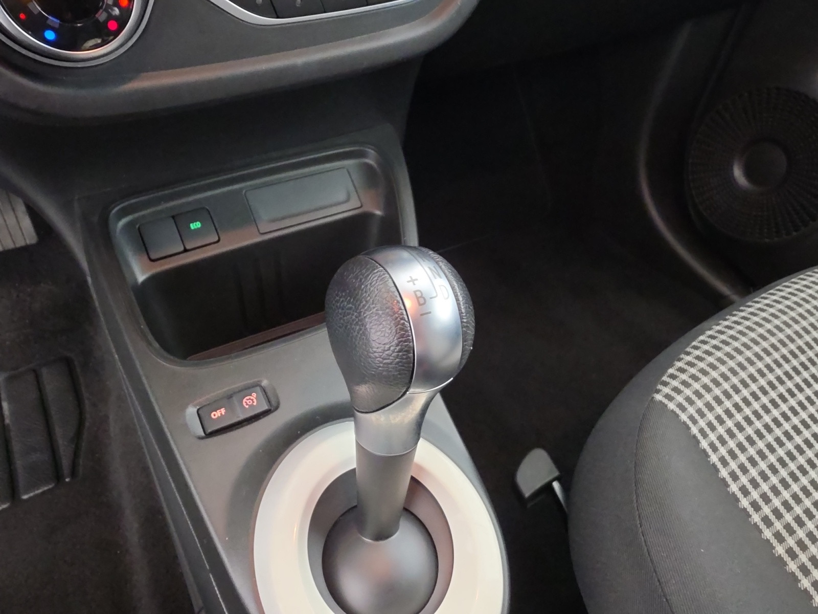 Vente en ligne Renault Twingo Electrique Twingo III E-Tech au prix de 11 990 €