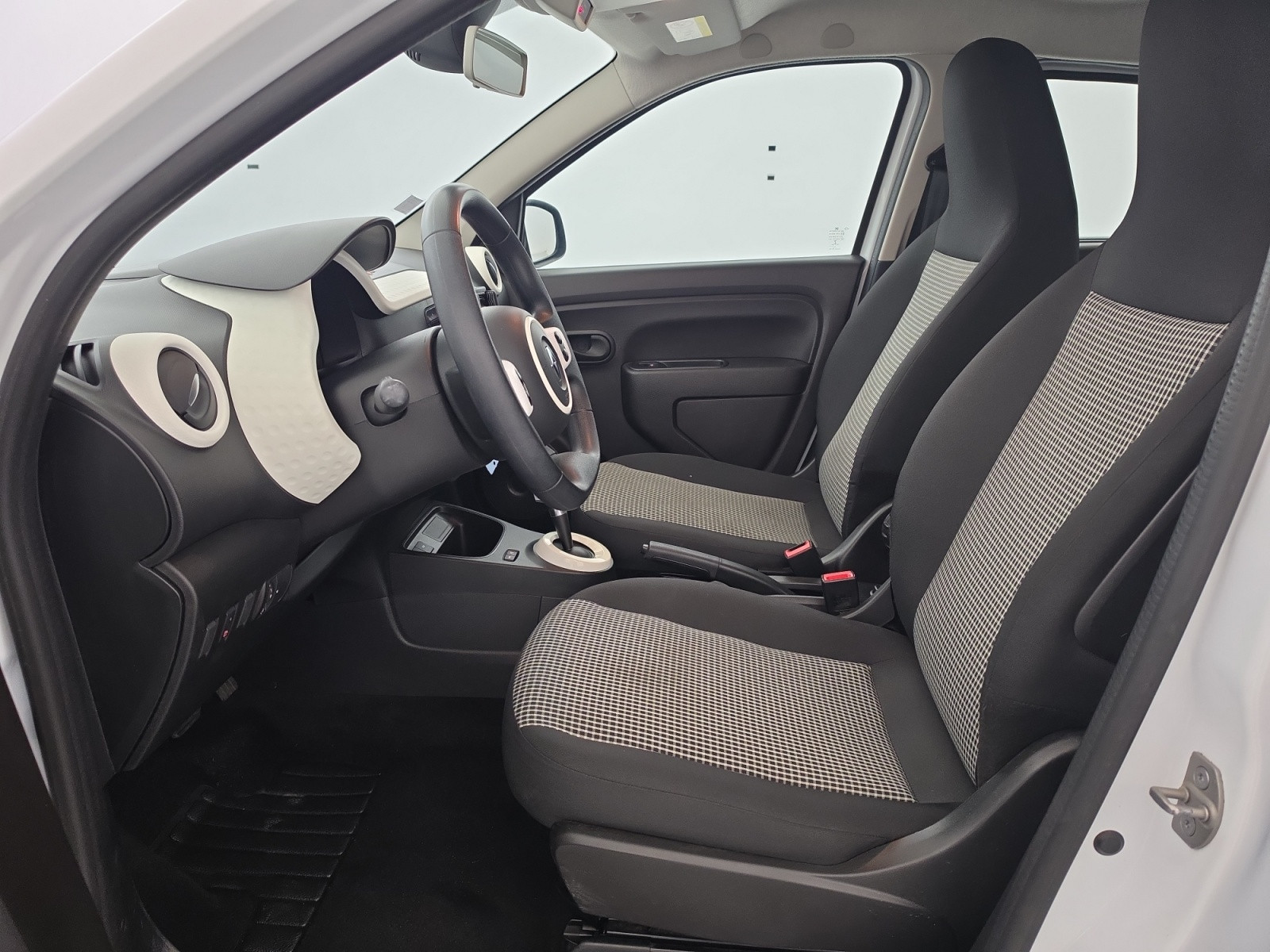 Vente en ligne Renault Twingo Electrique Twingo III E-Tech au prix de 11 990 €