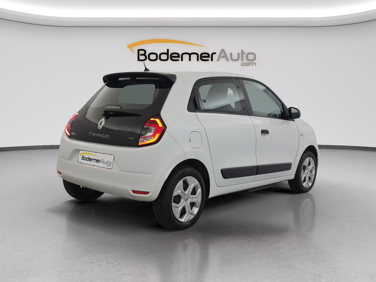 Vente en ligne Renault Twingo Electrique Twingo III E-Tech au prix de 11 990 €