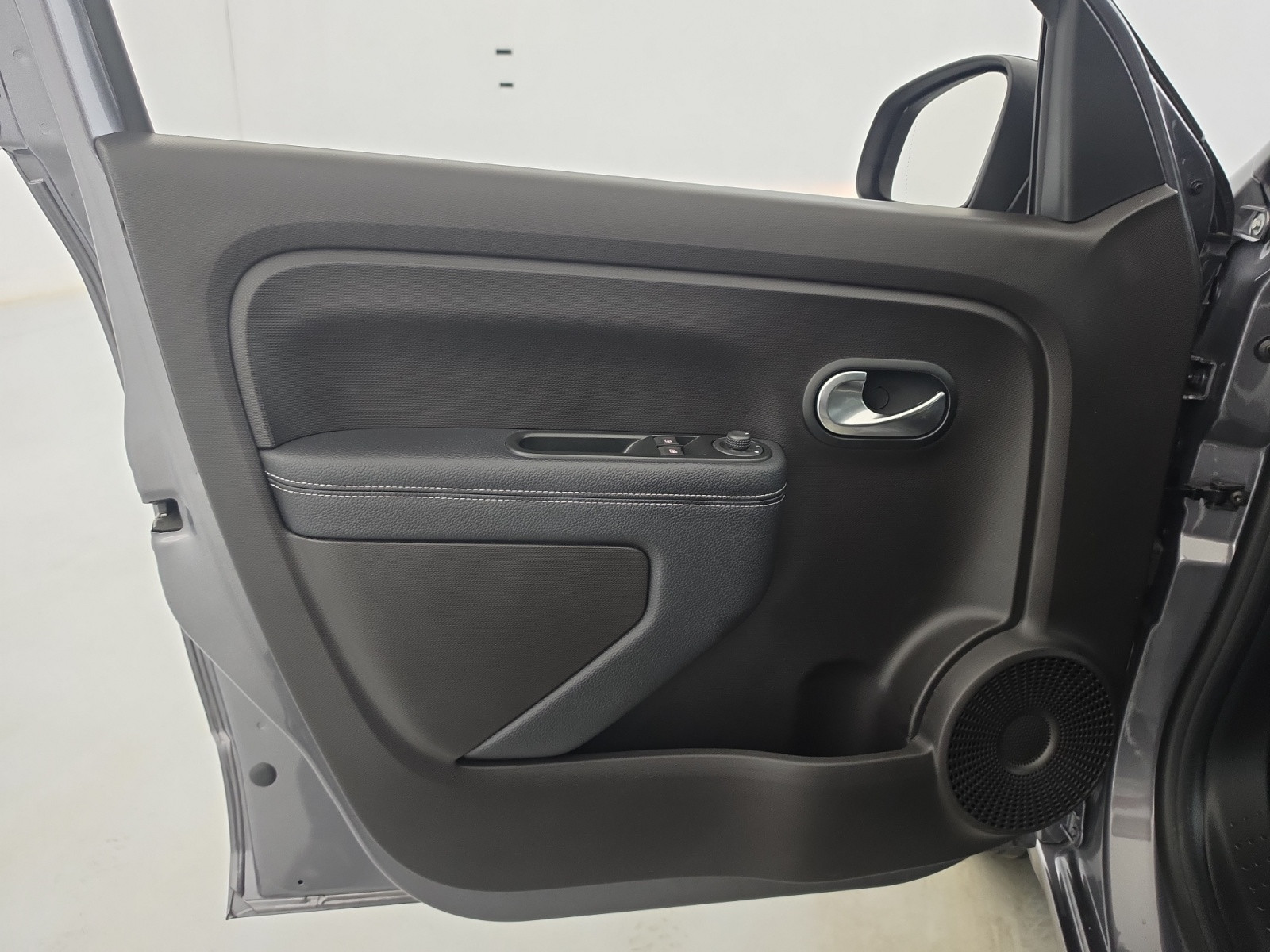 Vente en ligne Renault Twingo Electrique Twingo III E-Tech au prix de 14 990 €
