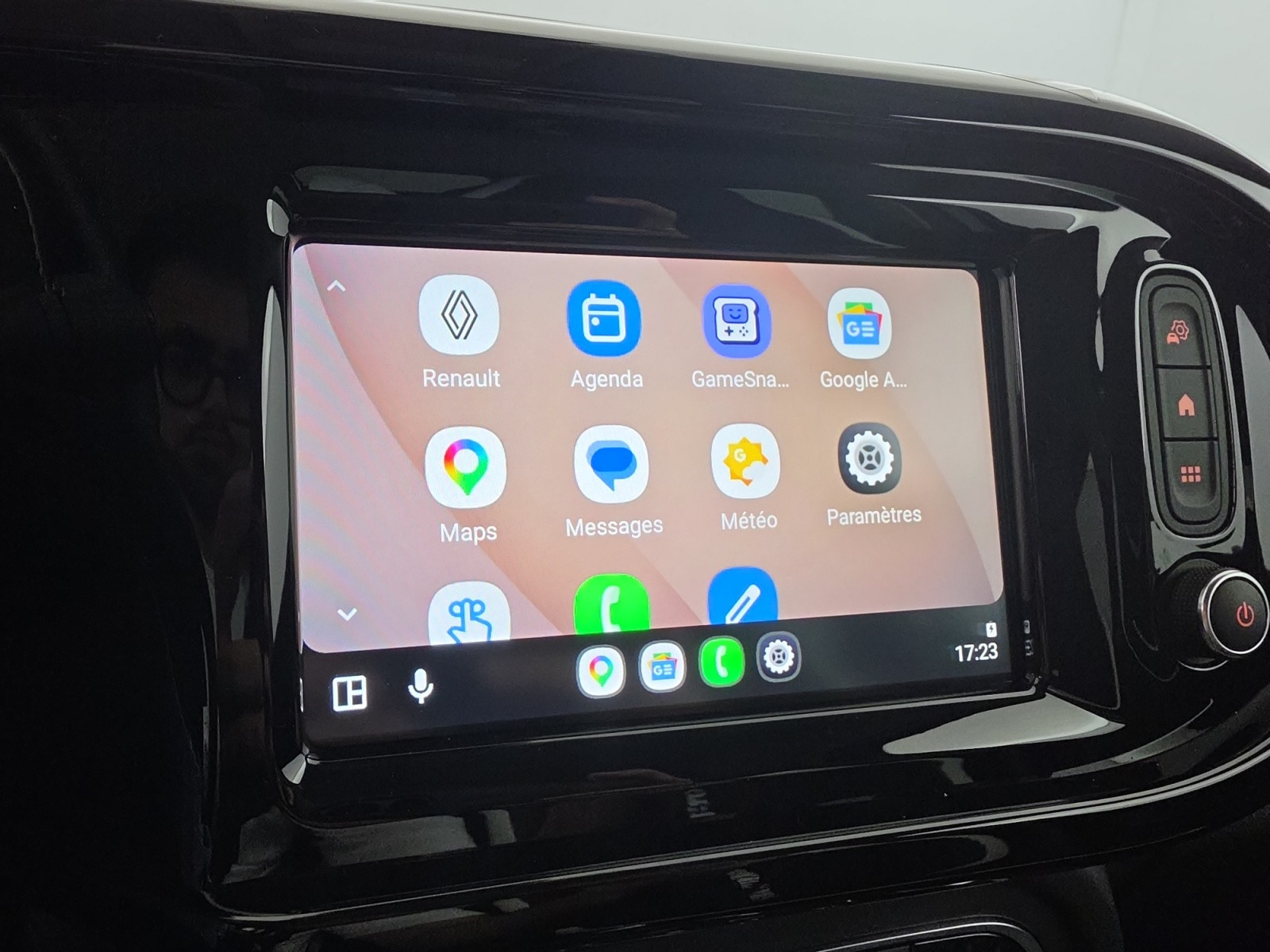 Vente en ligne Renault Twingo Electrique Twingo III E-Tech au prix de 14 990 €