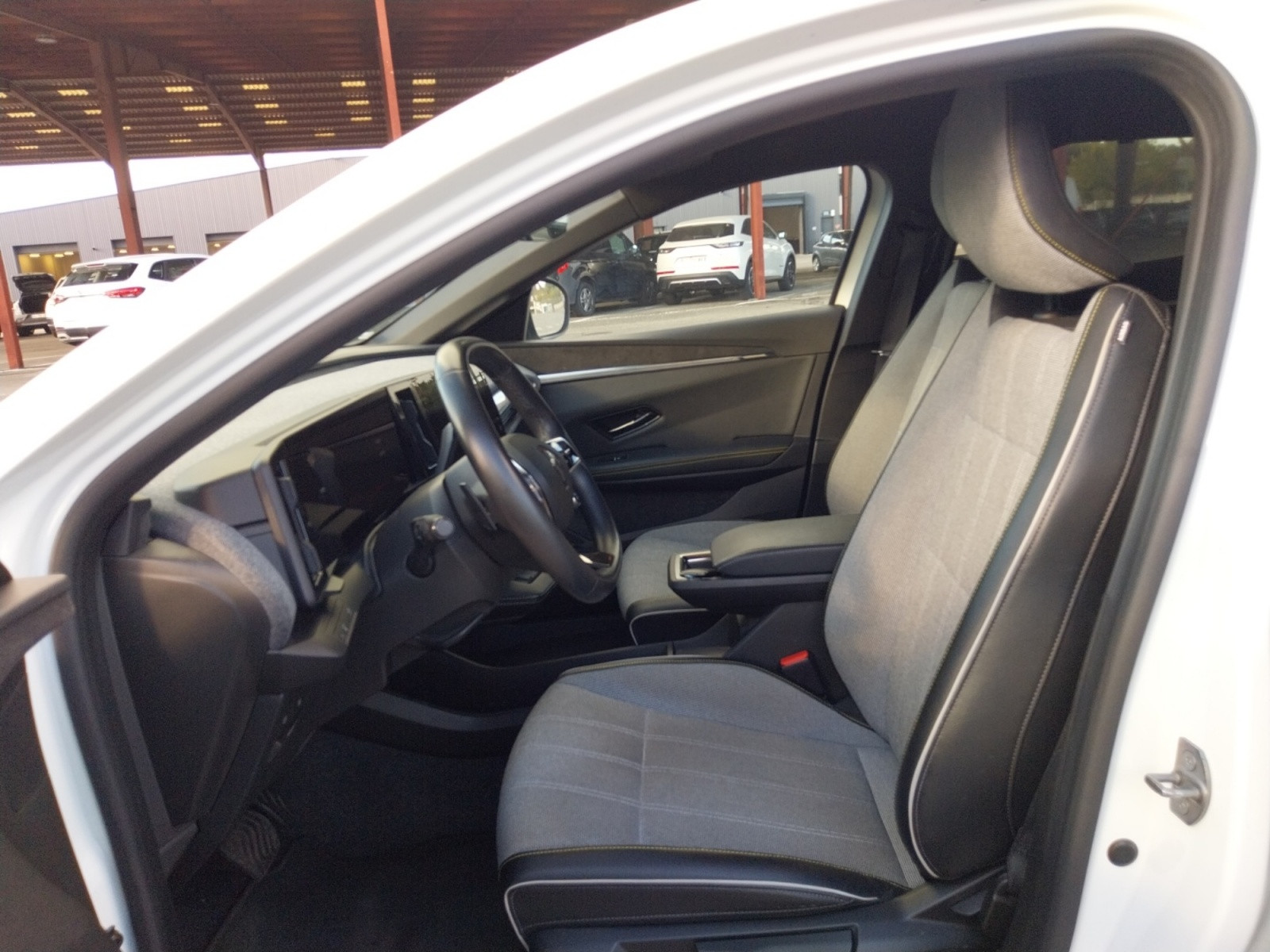 Vente en ligne Renault Megane E-Tech  EV60 220 ch super charge au prix de 25 990 €