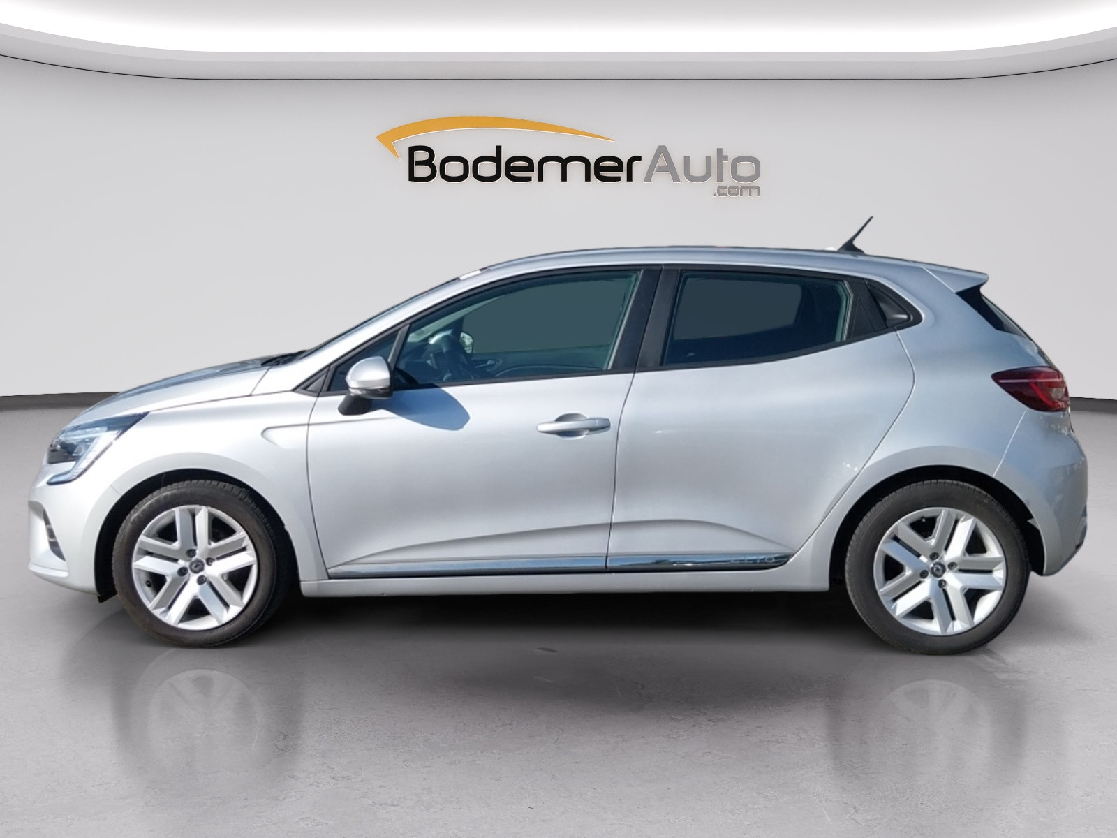 Vente en ligne Renault Clio 5 Clio TCe 100 GPL - 21N au prix de 13 990 €