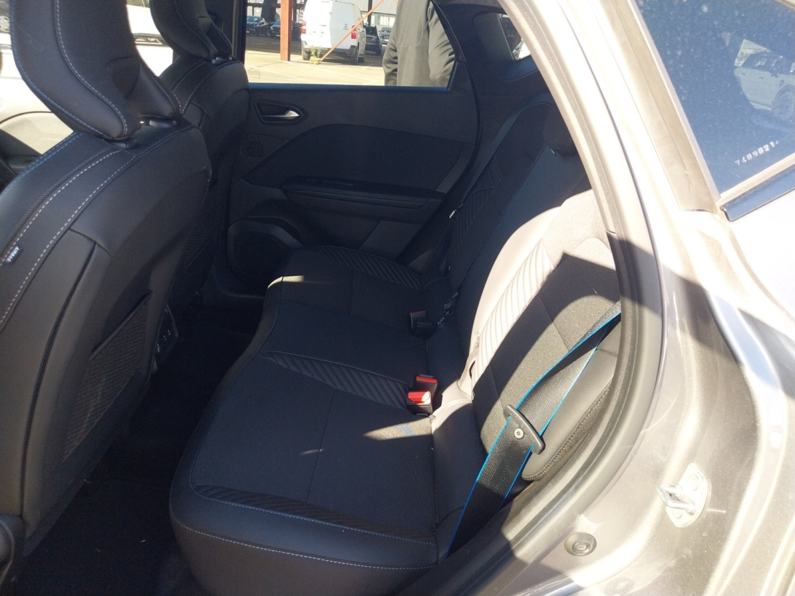Vente en ligne Renault Captur  E-Tech full hybrid 160 ch au prix de 27 990 €