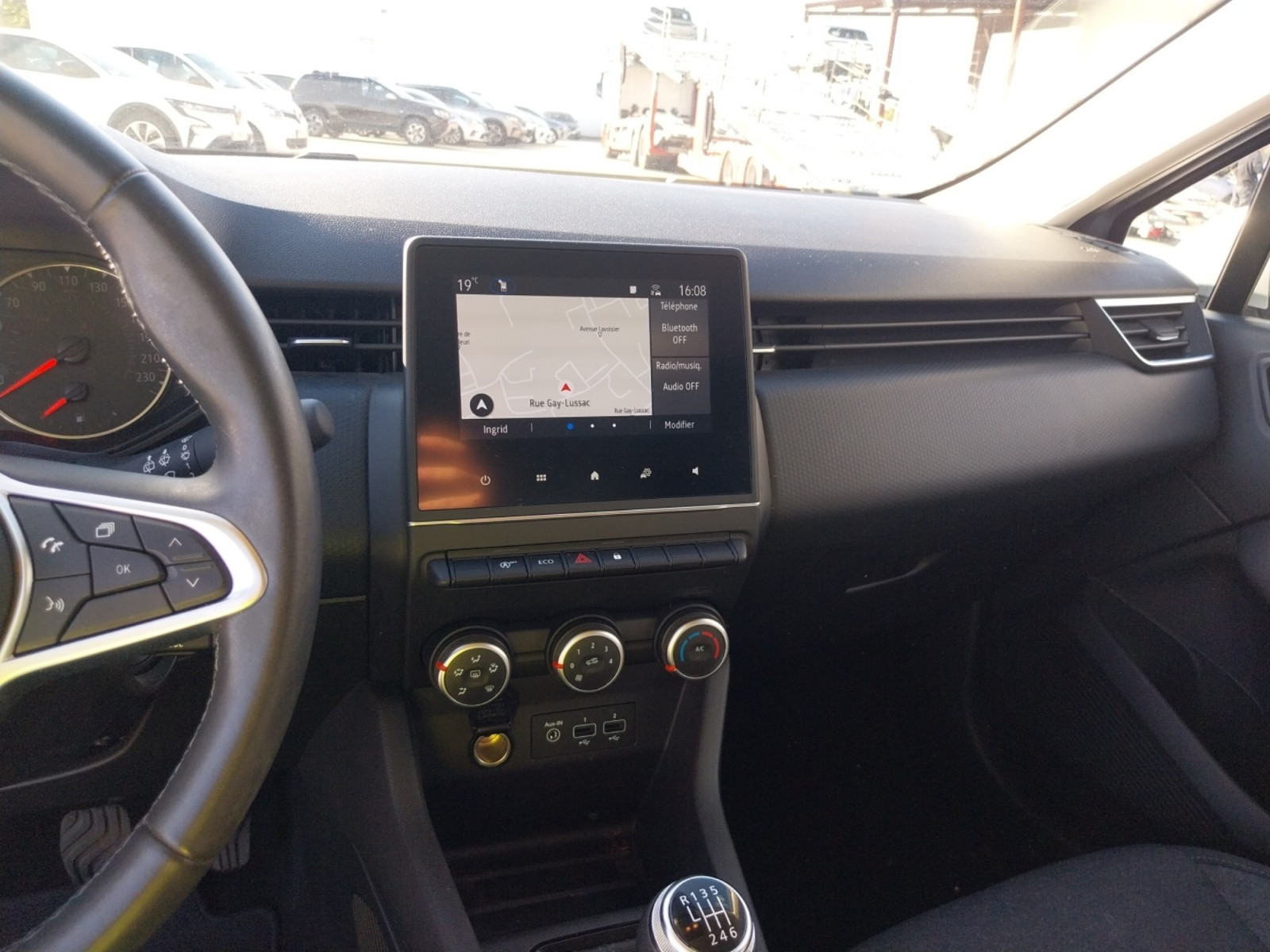 Vente en ligne Renault Clio 5 Clio TCe 100 GPL - 21N au prix de 13 990 €