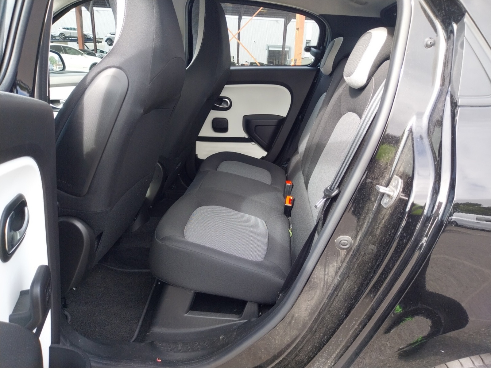Vente en ligne Renault Twingo Electrique Twingo III E-Tech au prix de 14 990 €