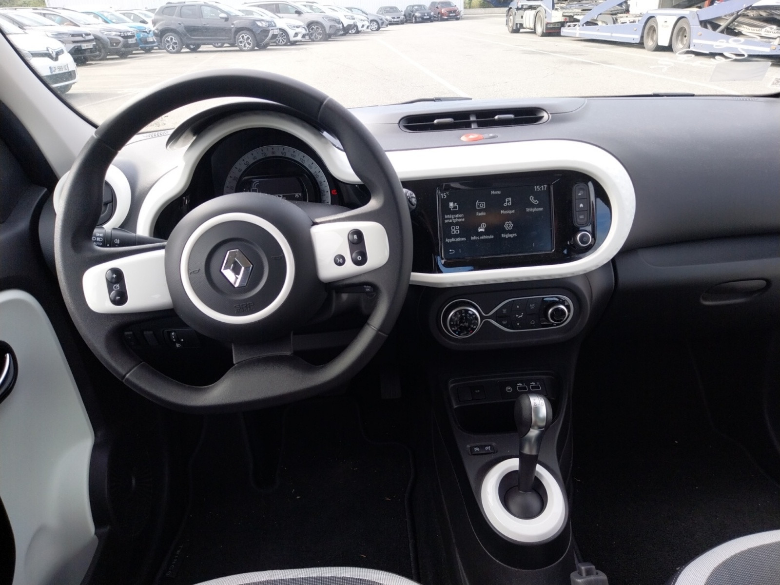 Vente en ligne Renault Twingo Electrique Twingo III E-Tech au prix de 14 990 €