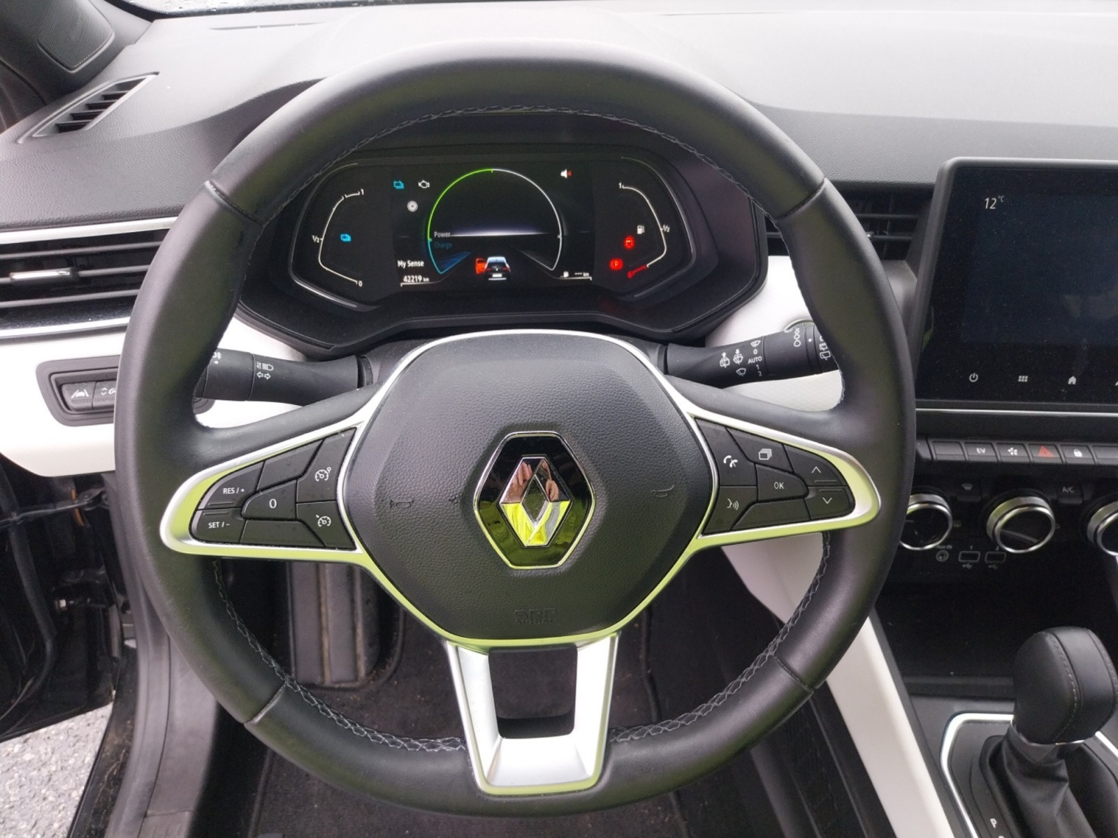Vente en ligne Renault Clio 5 Clio E-Tech full hybrid 145 au prix de 18 490 €