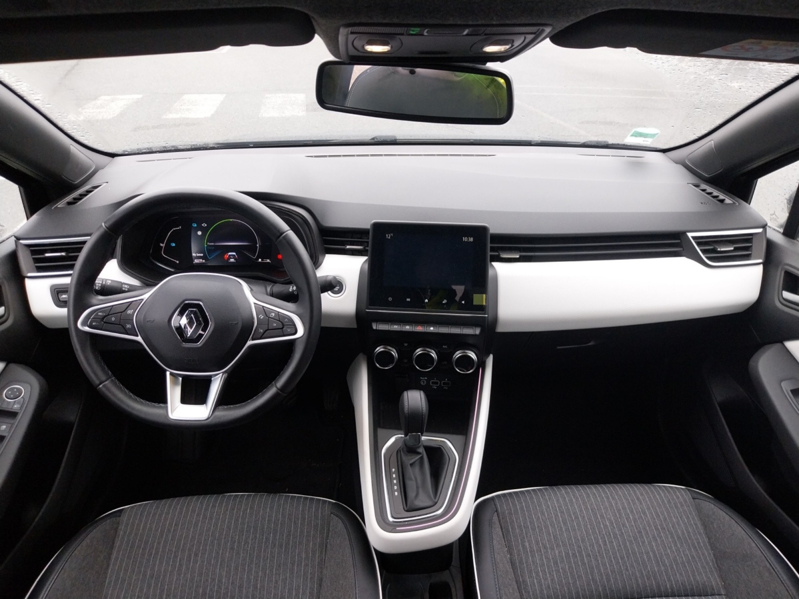 Vente en ligne Renault Clio 5 Clio E-Tech full hybrid 145 au prix de 18 490 €