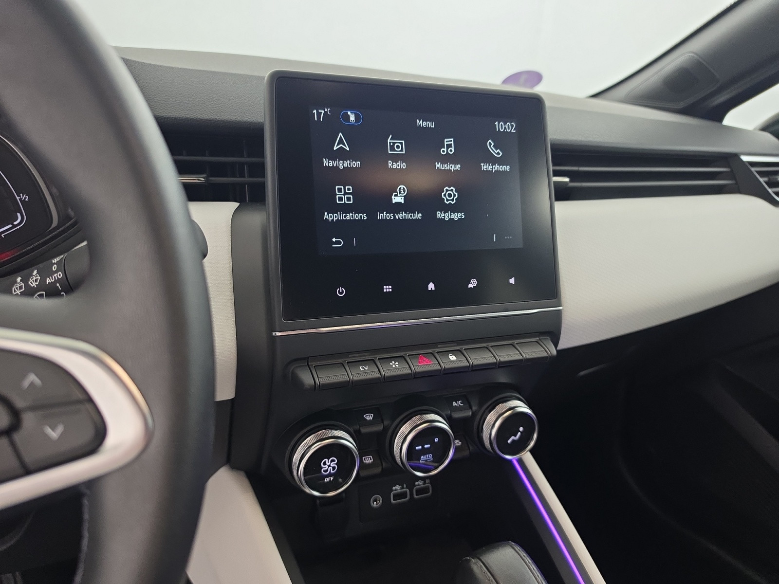 Vente en ligne Renault Clio 5 Clio E-Tech full hybrid 145 au prix de 18 990 €