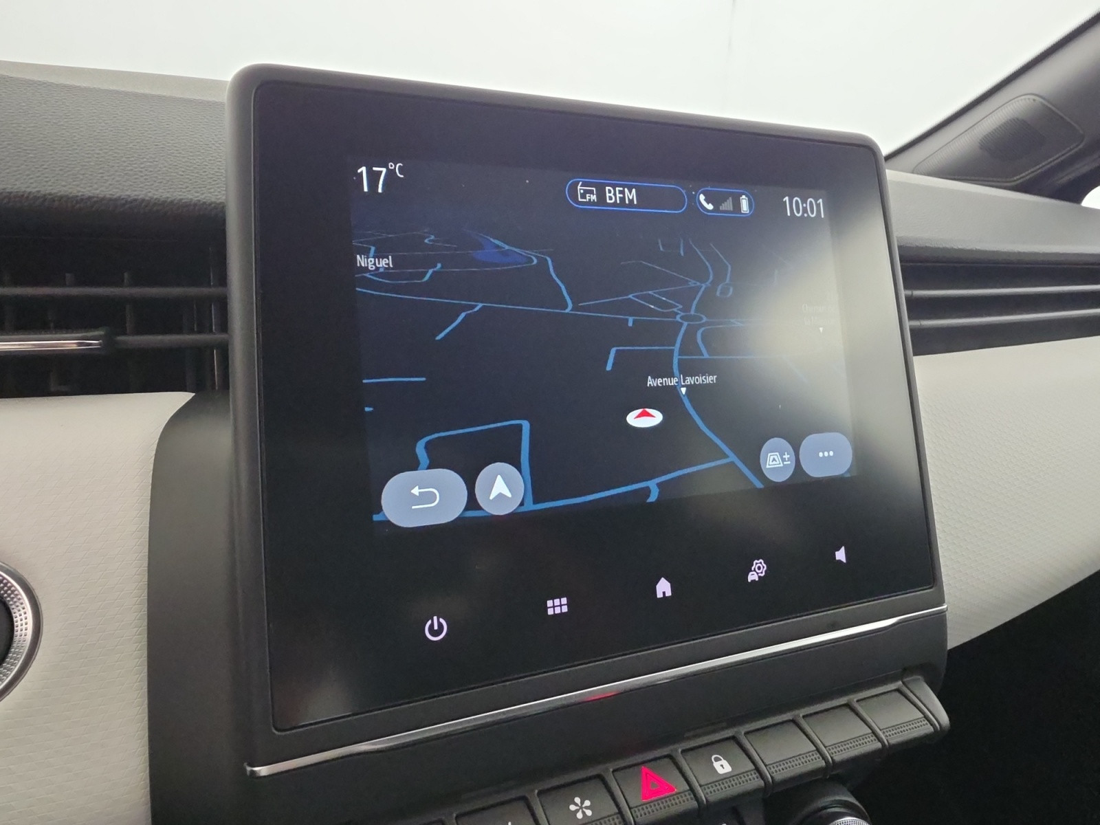 Vente en ligne Renault Clio 5 Clio E-Tech full hybrid 145 au prix de 18 990 €