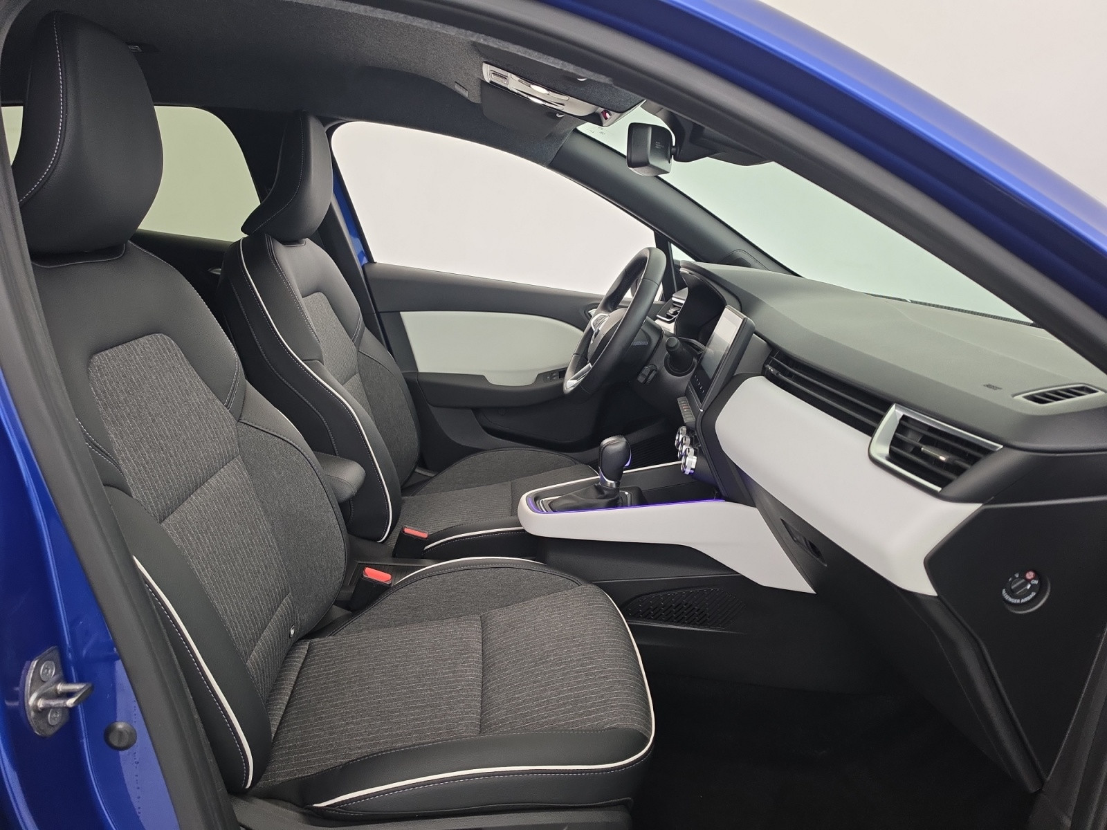 Vente en ligne Renault Clio 5 Clio E-Tech full hybrid 145 au prix de 18 990 €