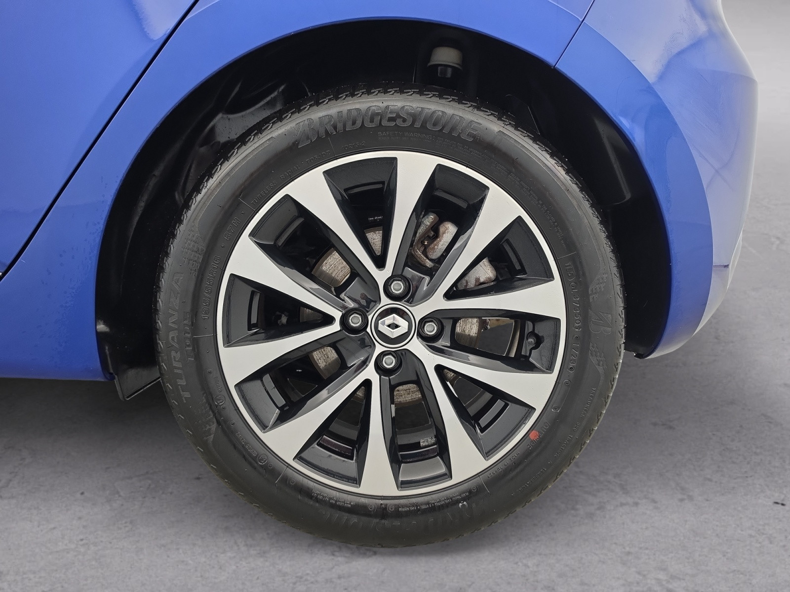 Vente en ligne Renault Clio 5 Clio E-Tech full hybrid 145 au prix de 18 990 €
